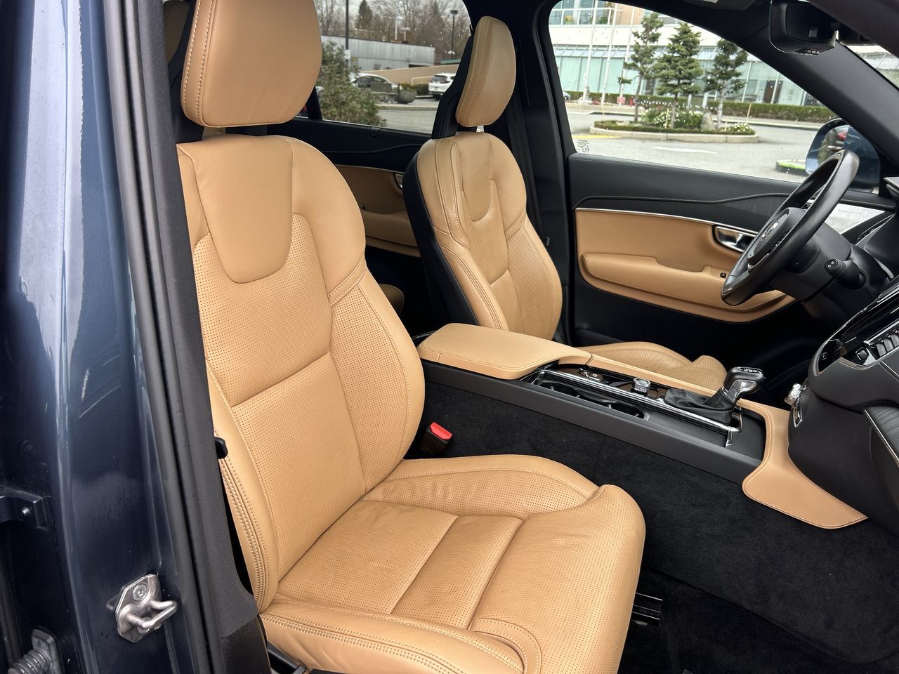 2022 Volvo XC90 in Richmond, British Columbia