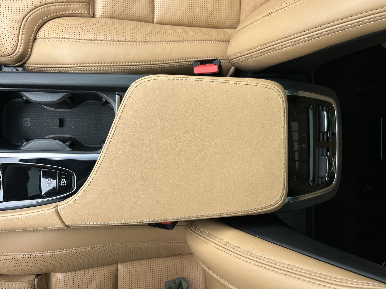 2022 Volvo XC90 in Richmond, British Columbia