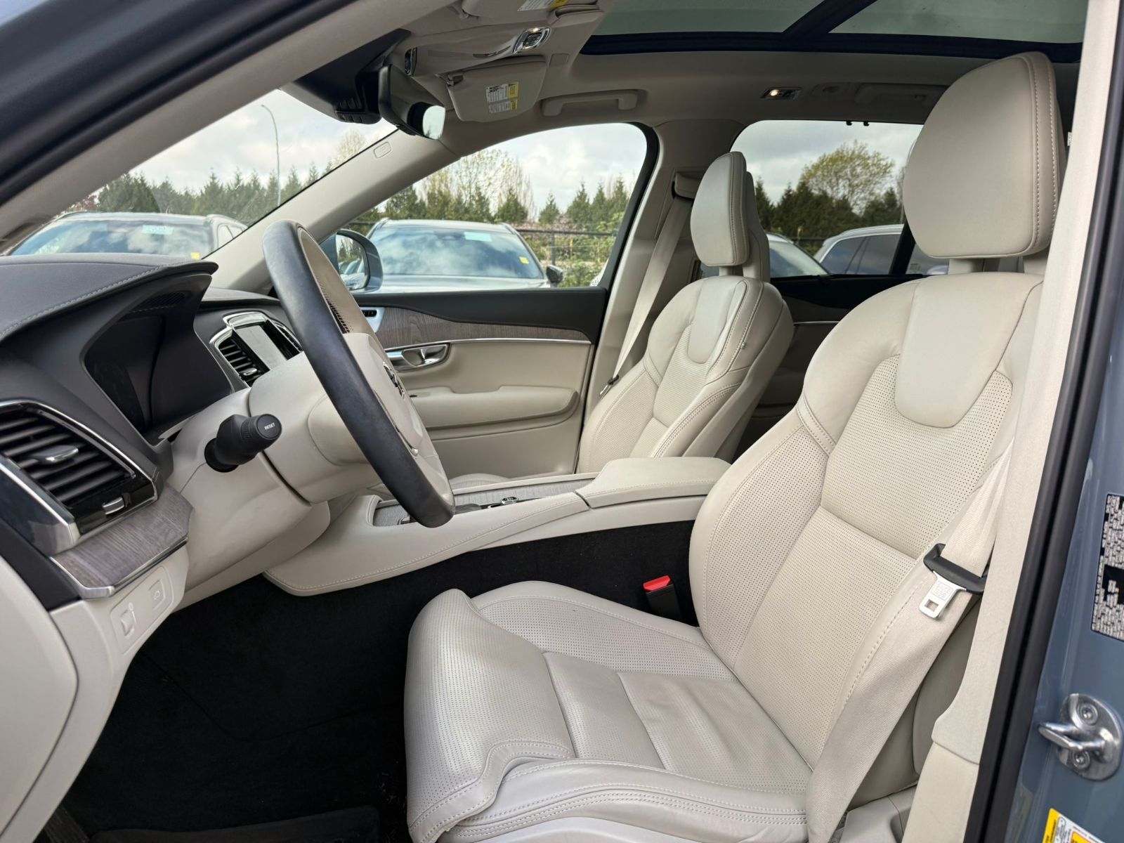 2022 Volvo XC90 in Richmond, British Columbia