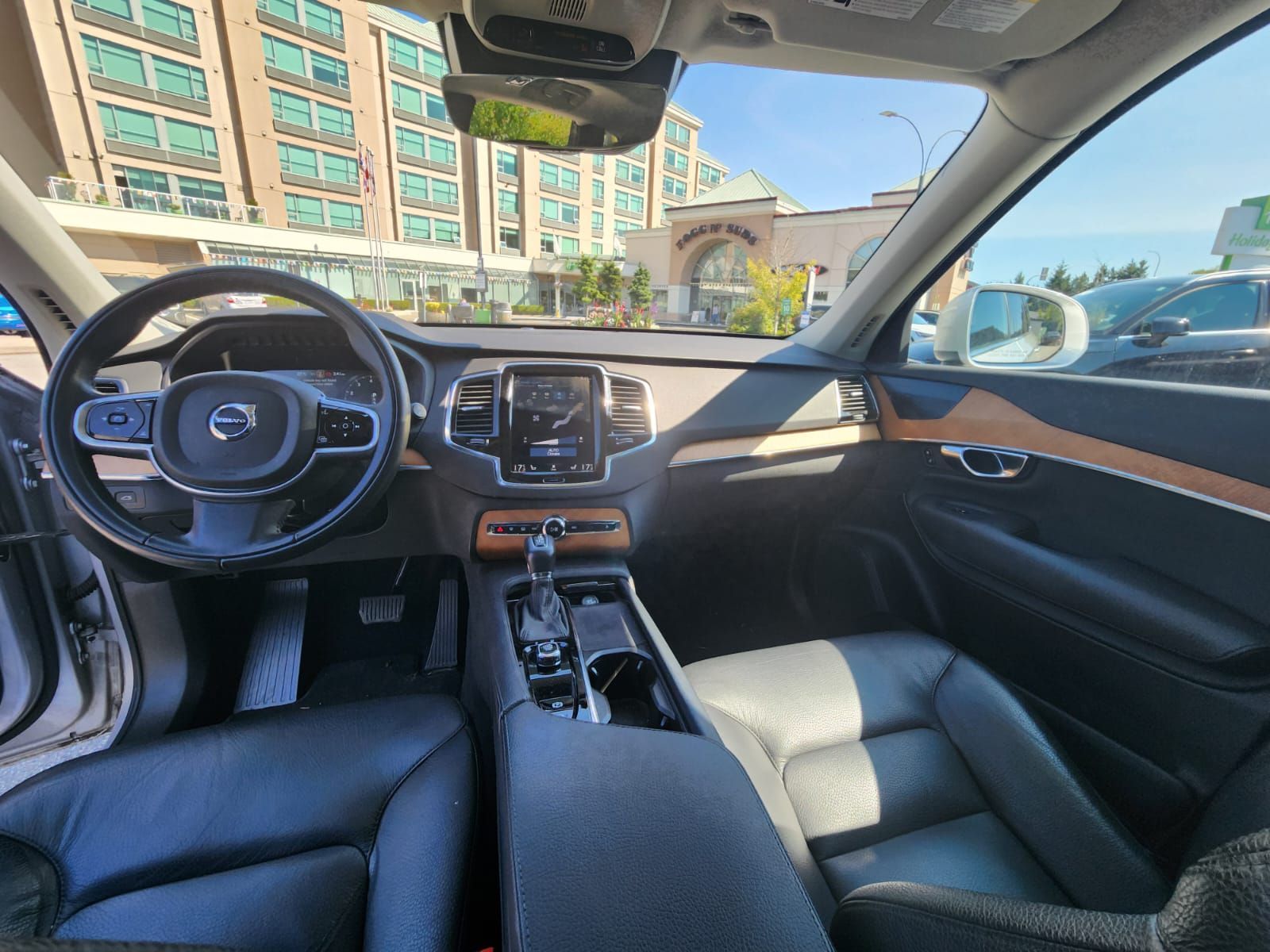 2022 Volvo XC90 in Richmond, British Columbia