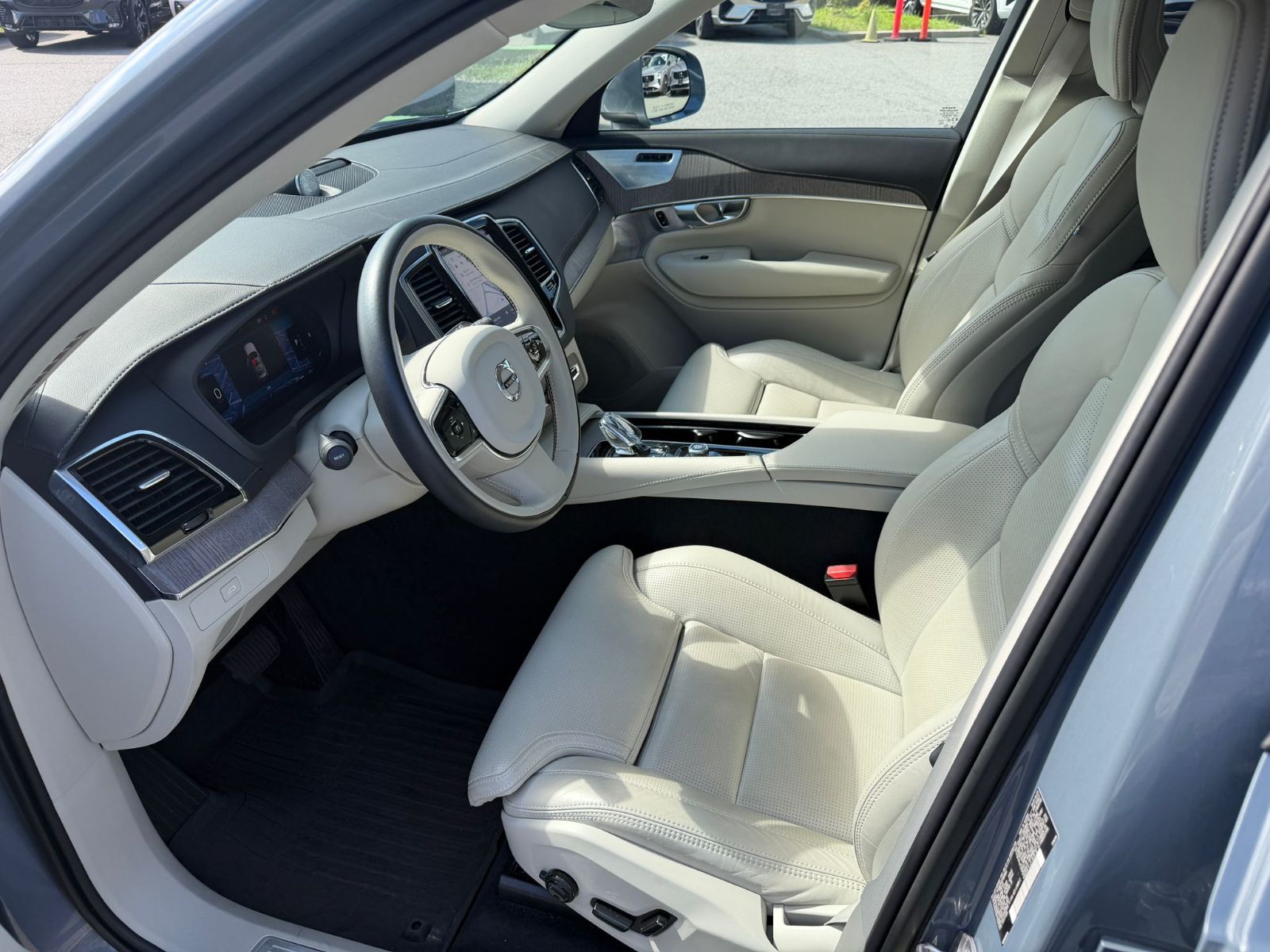 2023 Volvo XC90 in Richmond, British Columbia