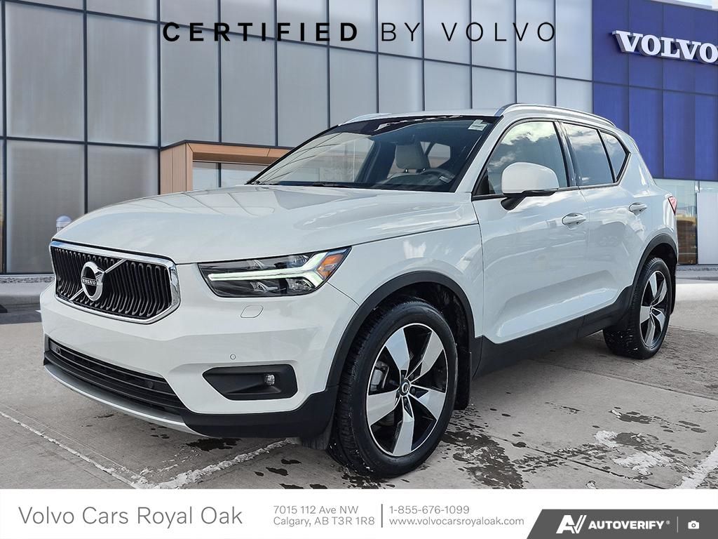 2022 Volvo XC40 Momentum