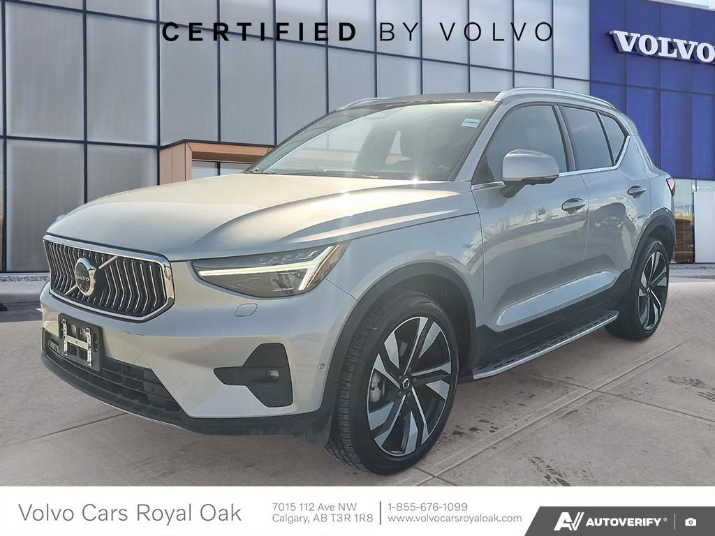2024 Volvo XC40 Ultimate Bright Theme