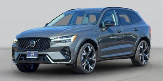 2026 Volvo XC60 Plug-In Hybrid Ultra Black Edition