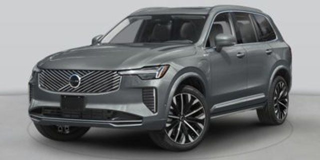 2026 Volvo XC90 Plug-In Hybrid Ultra Dark Theme