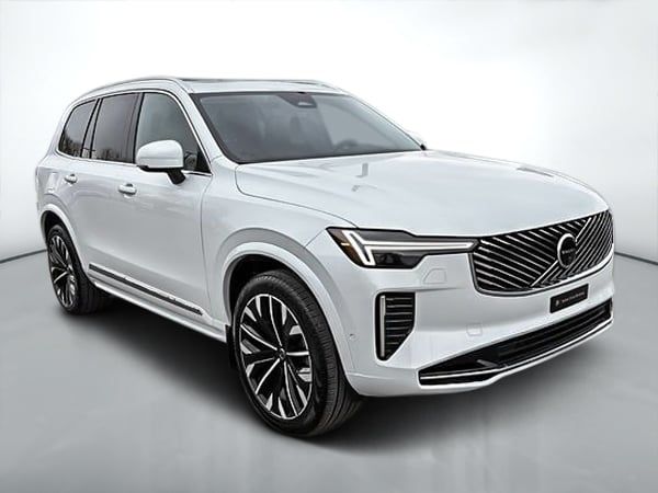 2026 Volvo XC90 B6 PLUS AWD // 7 PLACES