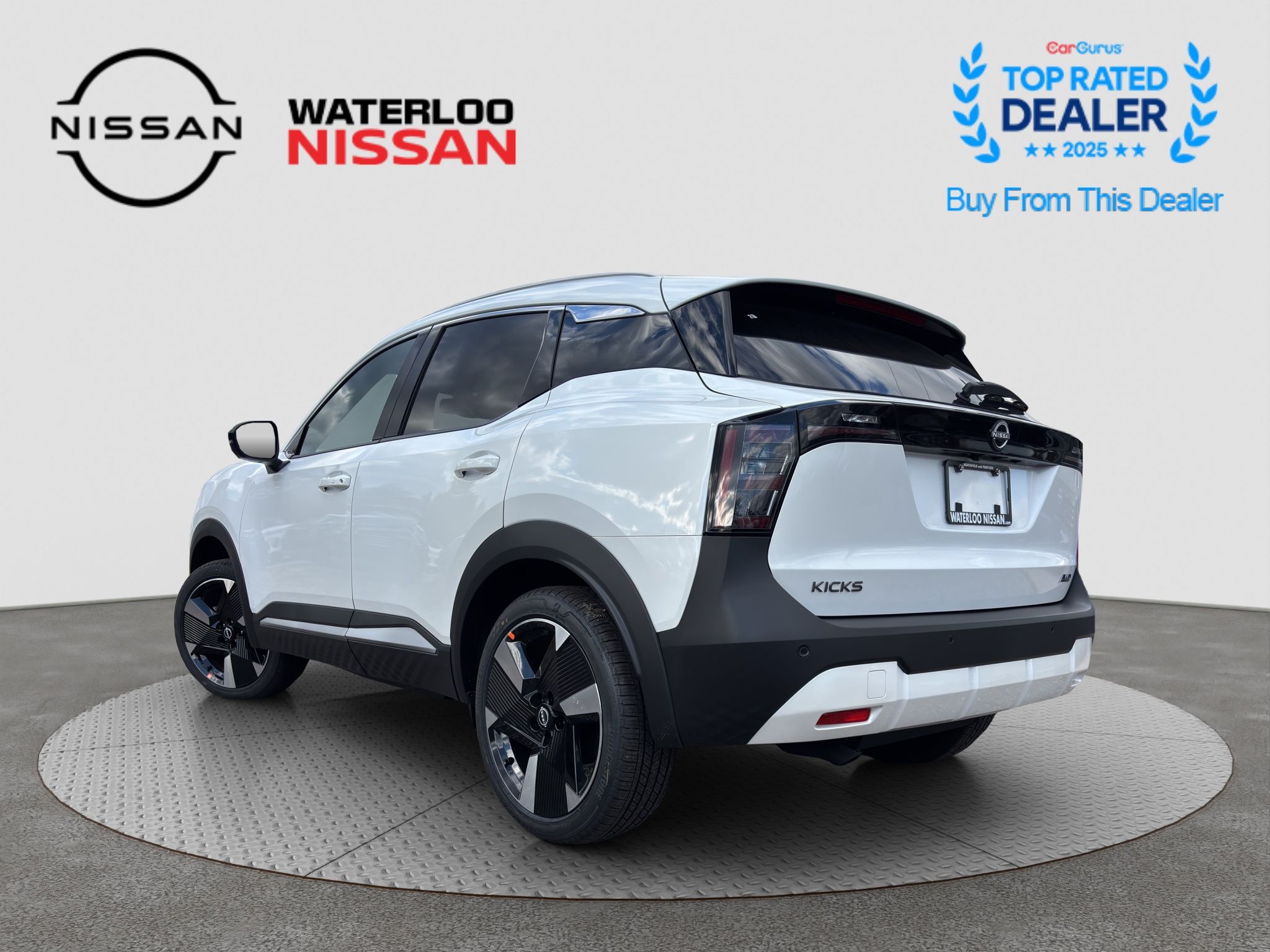 Photo 2027 Nissan Kicks SR Premium AWD #3