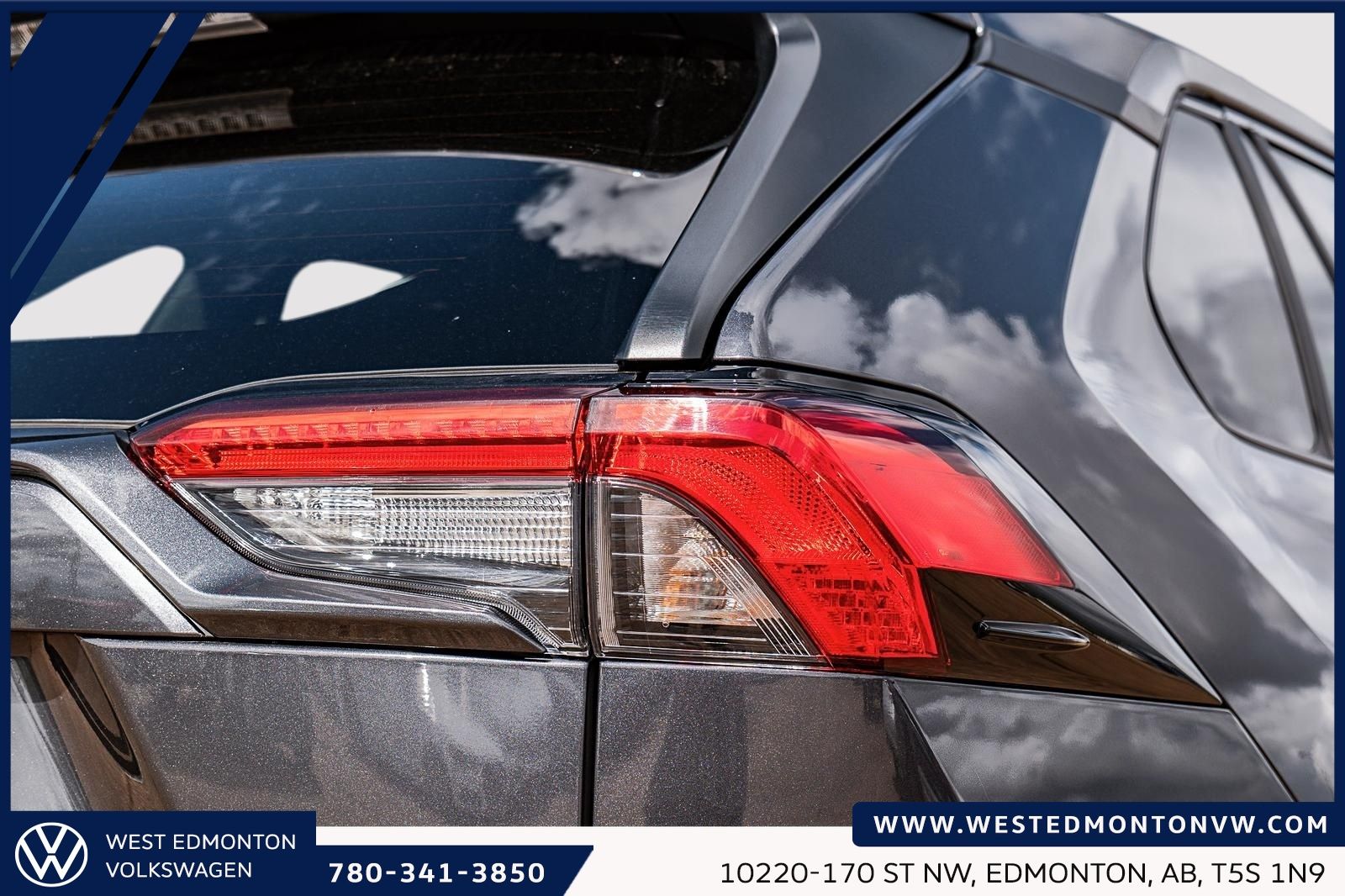 Photo 2022 Toyota RAV4 XLE #5