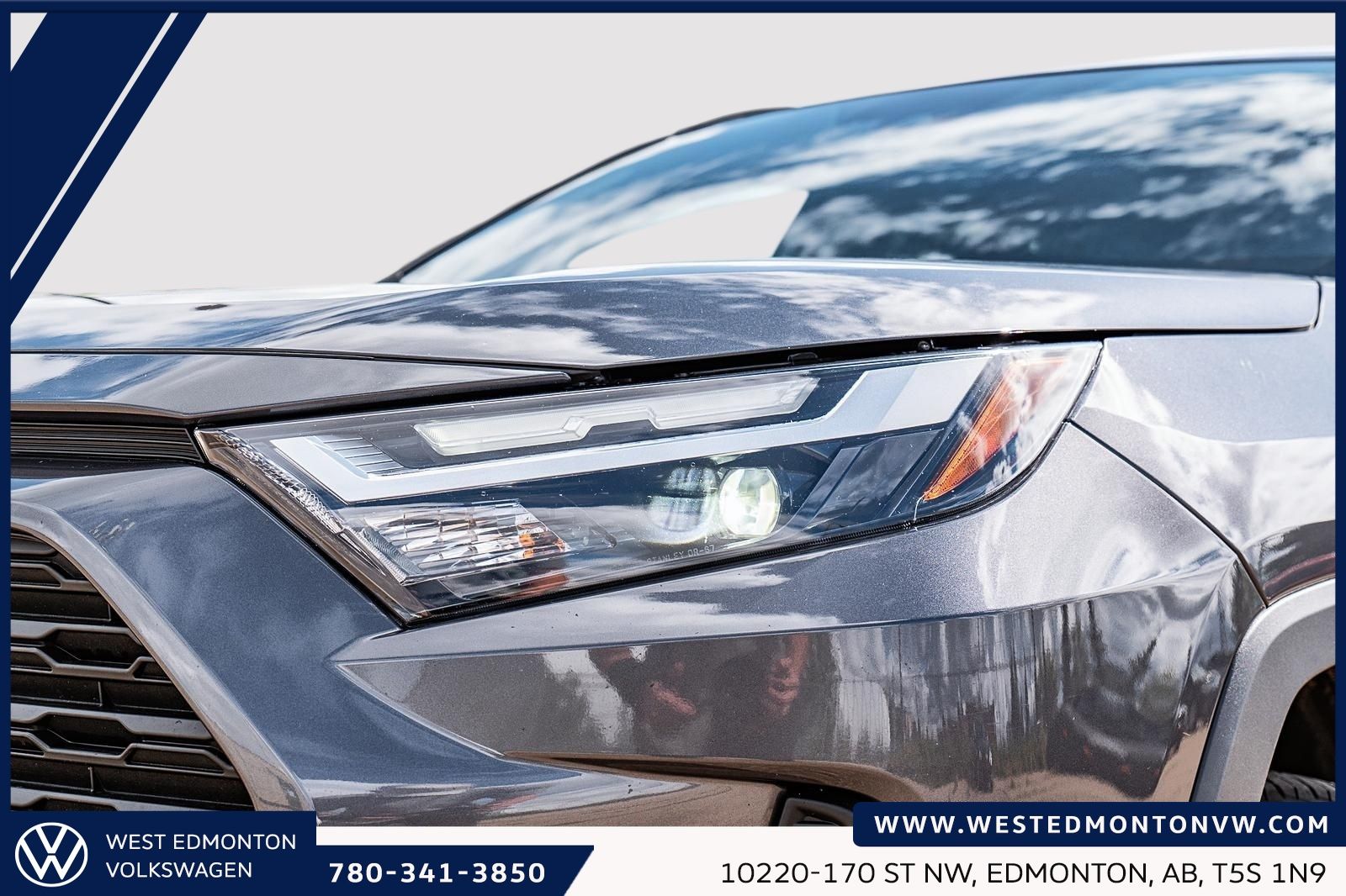Photo 2022 Toyota RAV4 XLE #2