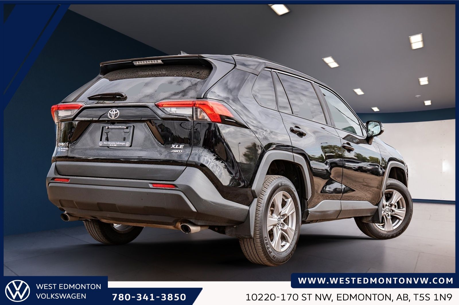 Photo 2024 Toyota RAV4 XLE #4