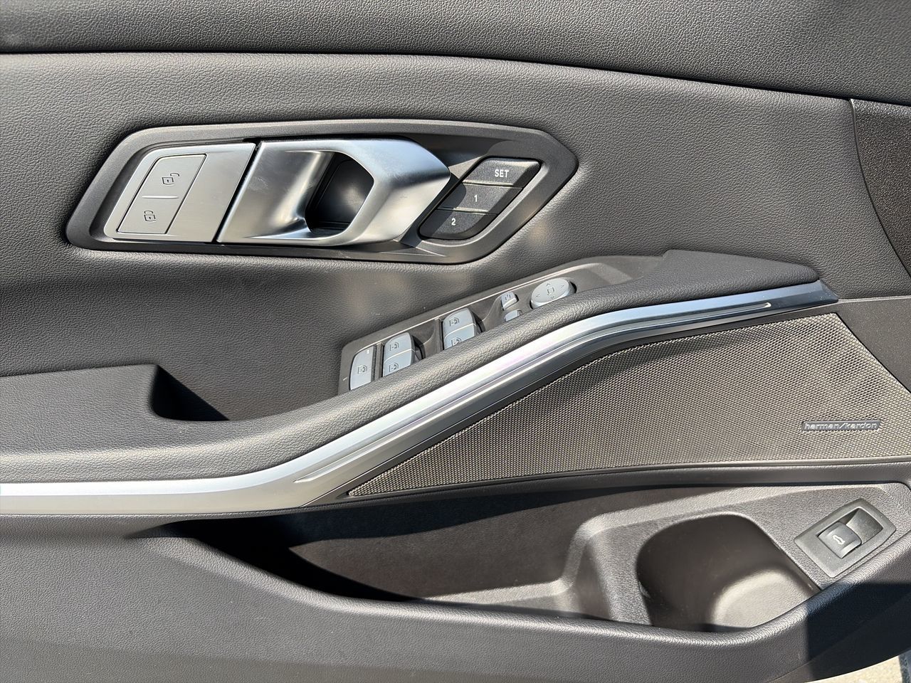2023 BMW 330i