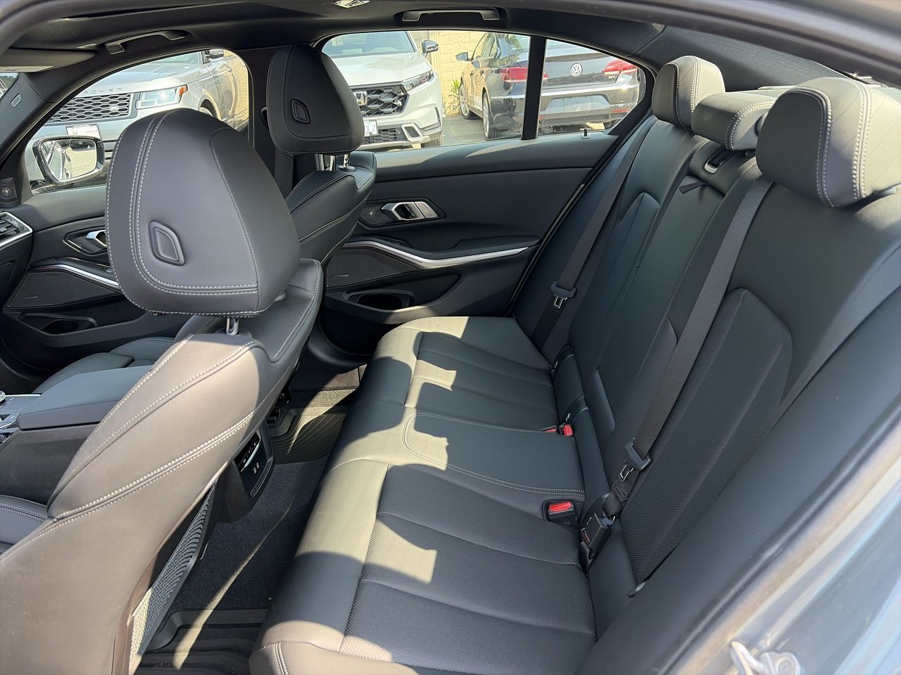 2023 BMW 330i