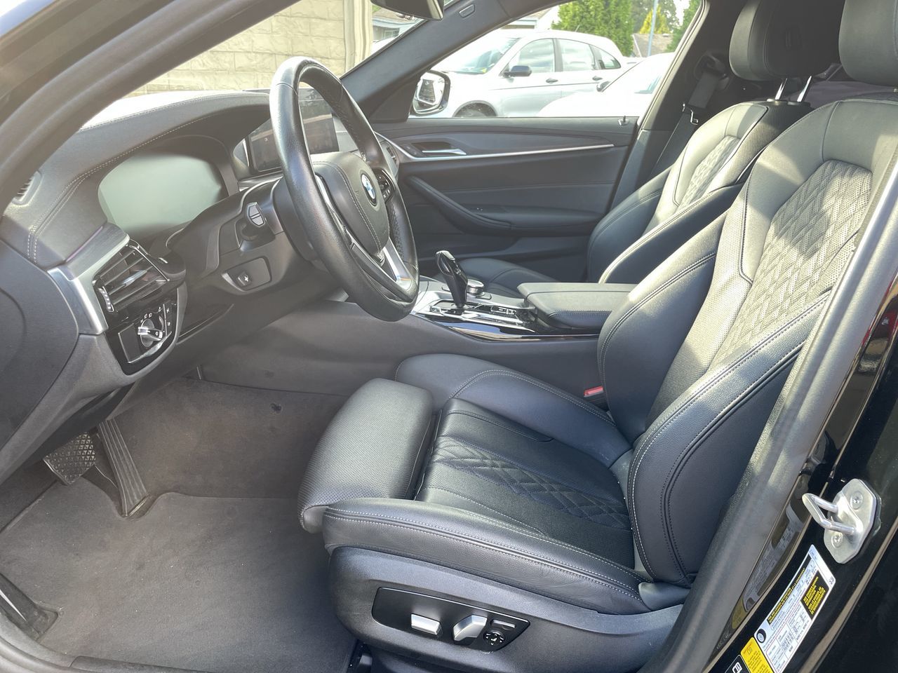 2022 BMW 530I