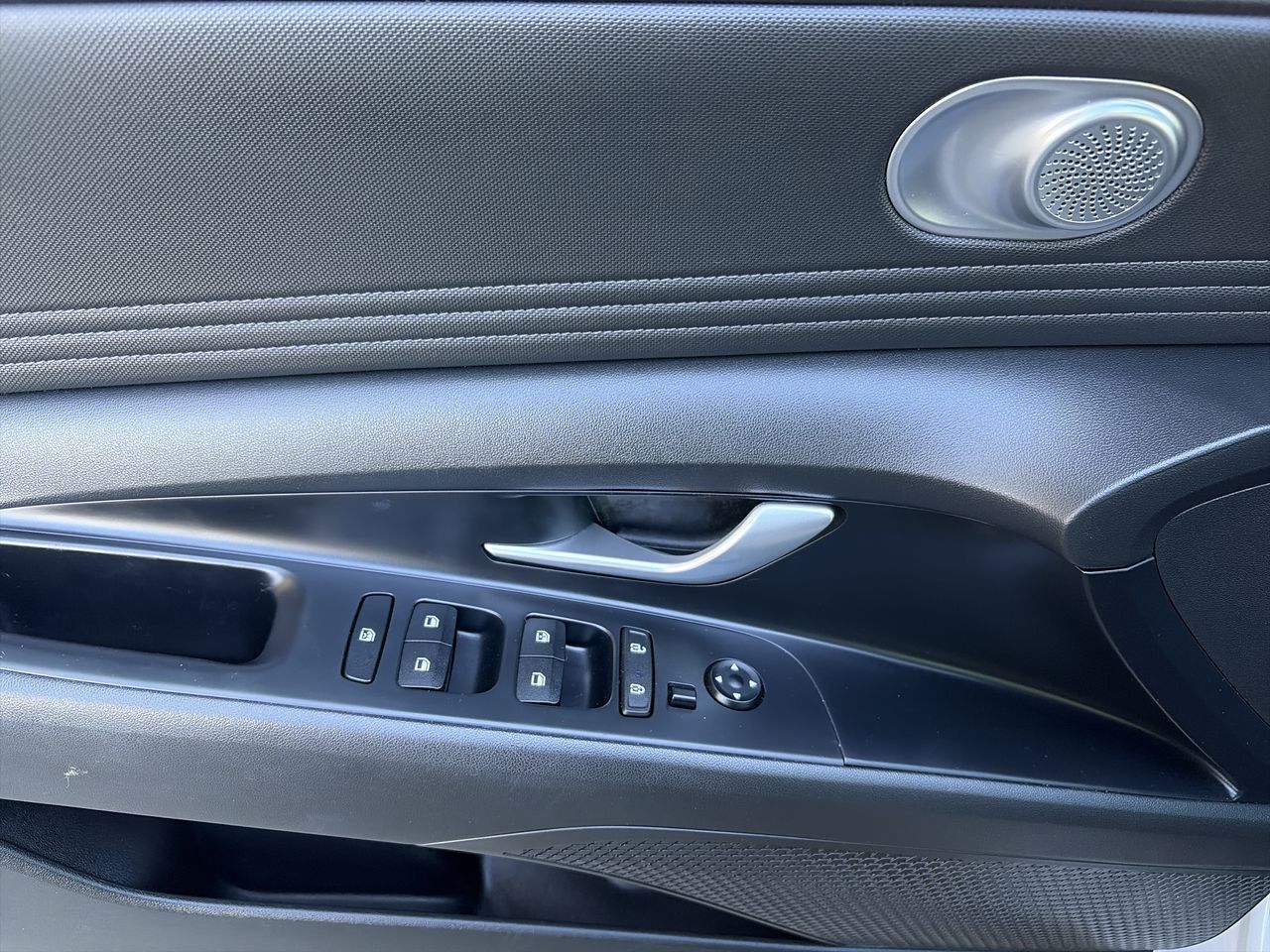 2022  Elantra Sedan
