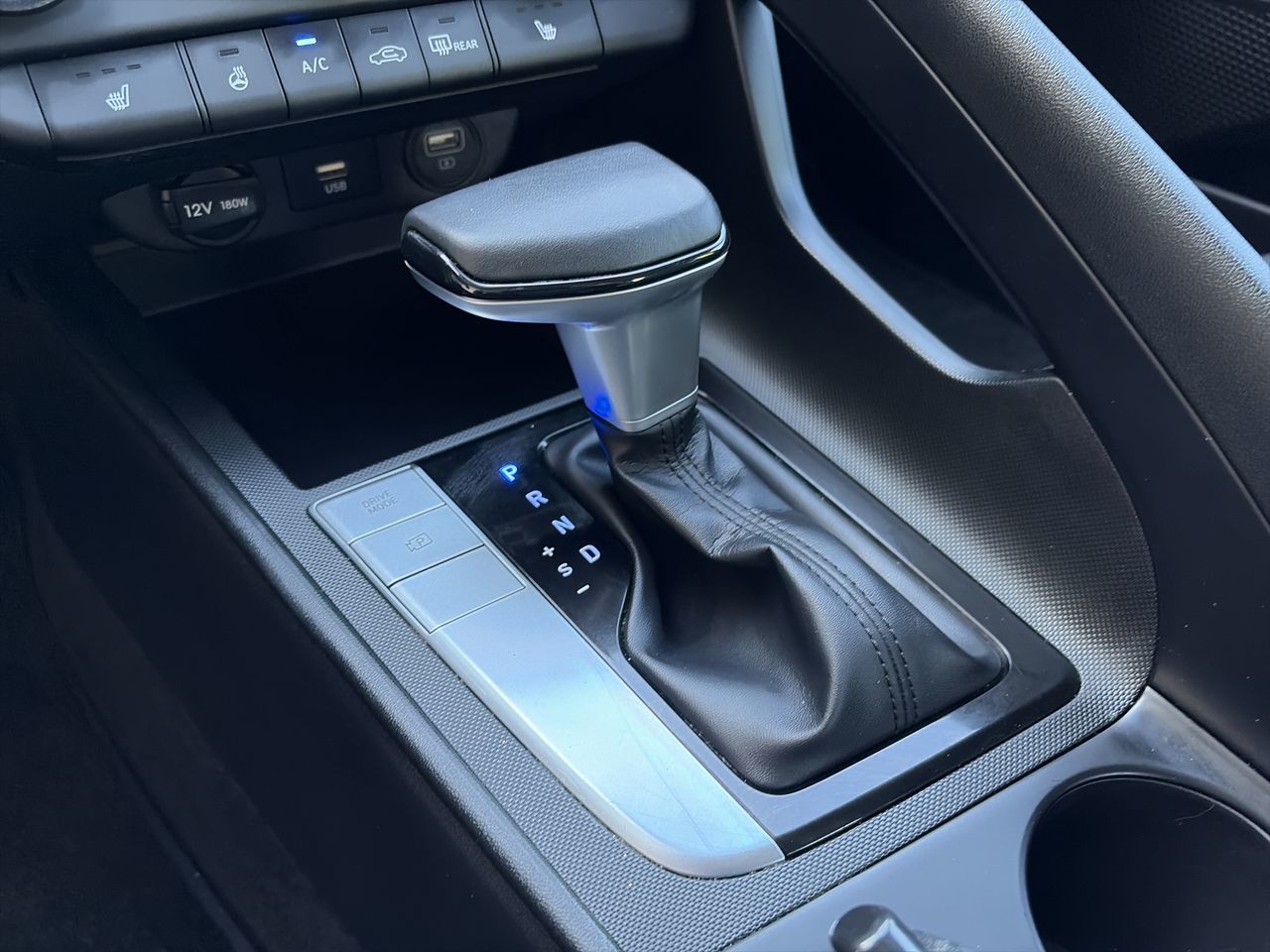 2022  Elantra Sedan