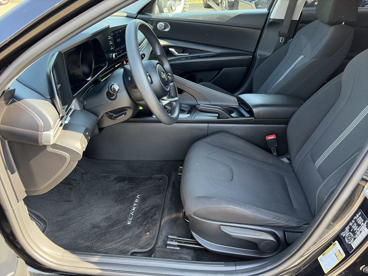 2022 Hyundai Elantra Sedan