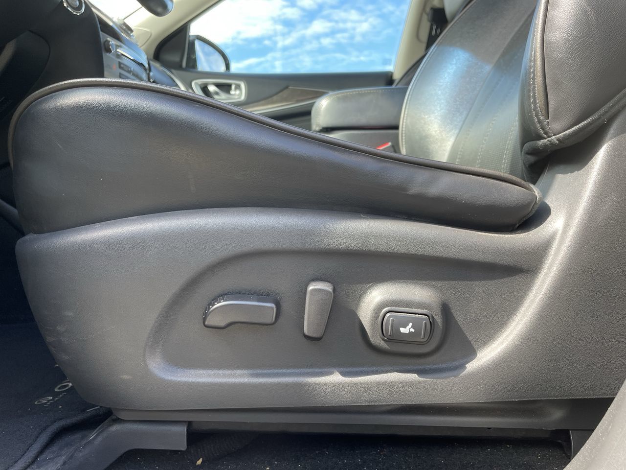 2014 Infiniti QX60 in Surrey, British Columbia