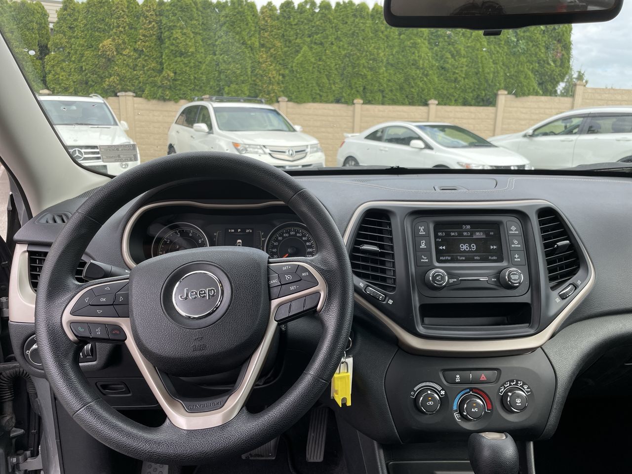 2015 Jeep Cherokee in Surrey, British Columbia