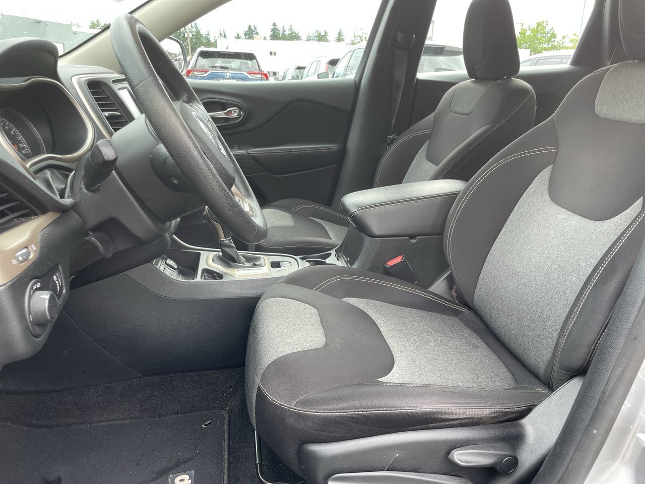 2015 Jeep Cherokee in Surrey, British Columbia