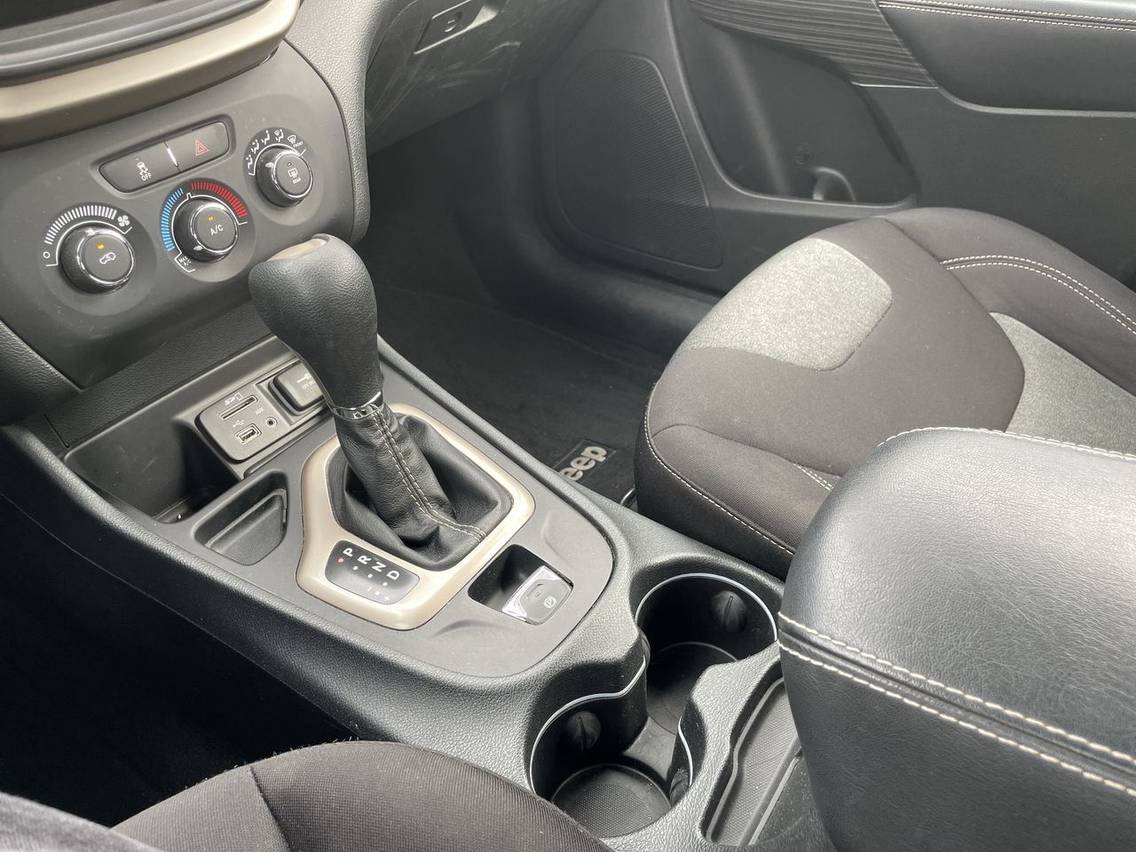 2015 Jeep Cherokee in Surrey, British Columbia