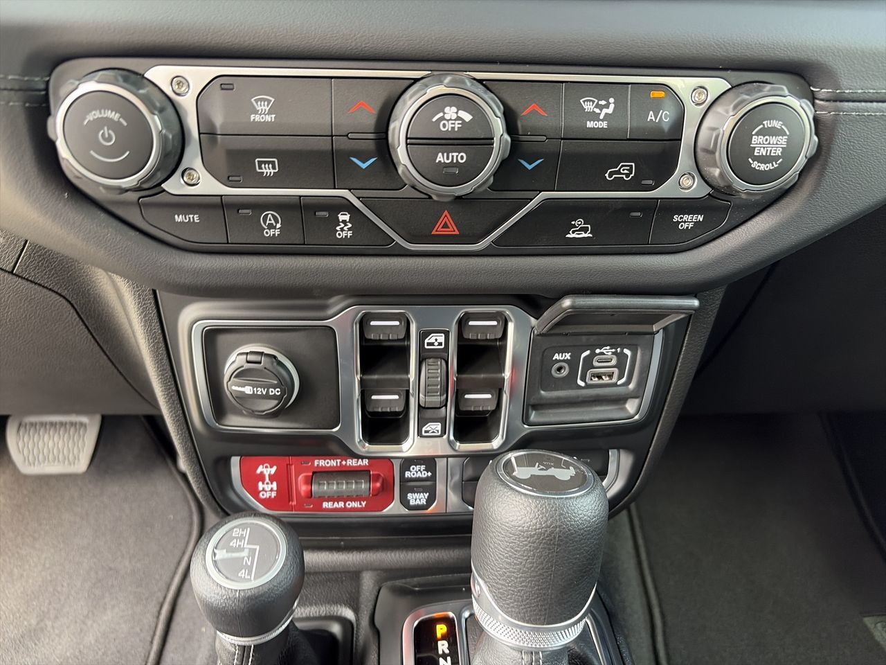 2025 Jeep WRANGLER UNLIMITED 4 DR