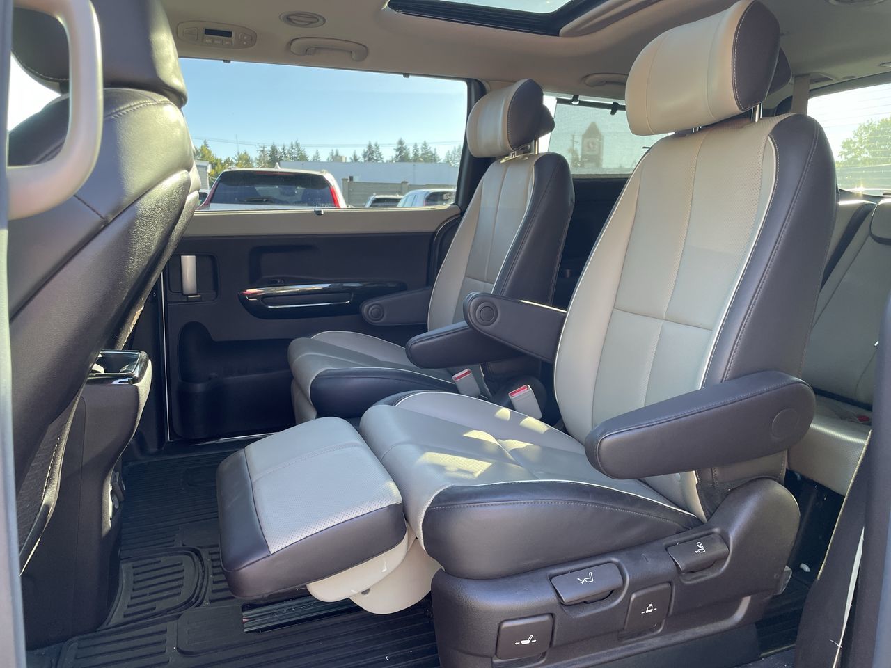 Kia Sedona  2017 à Surrey, Colombie-Britannique