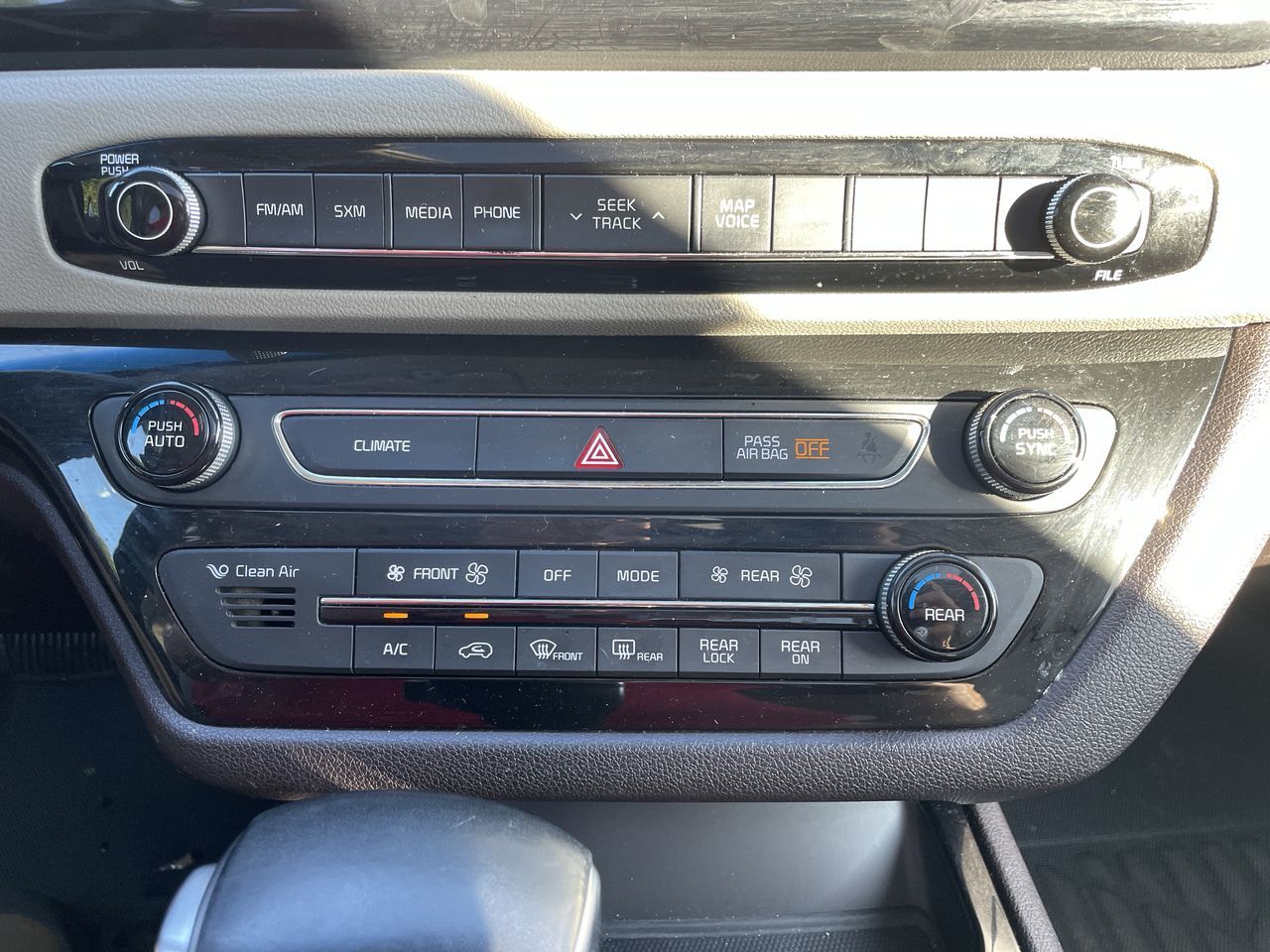 Kia Sedona  2017 à Surrey, Colombie-Britannique