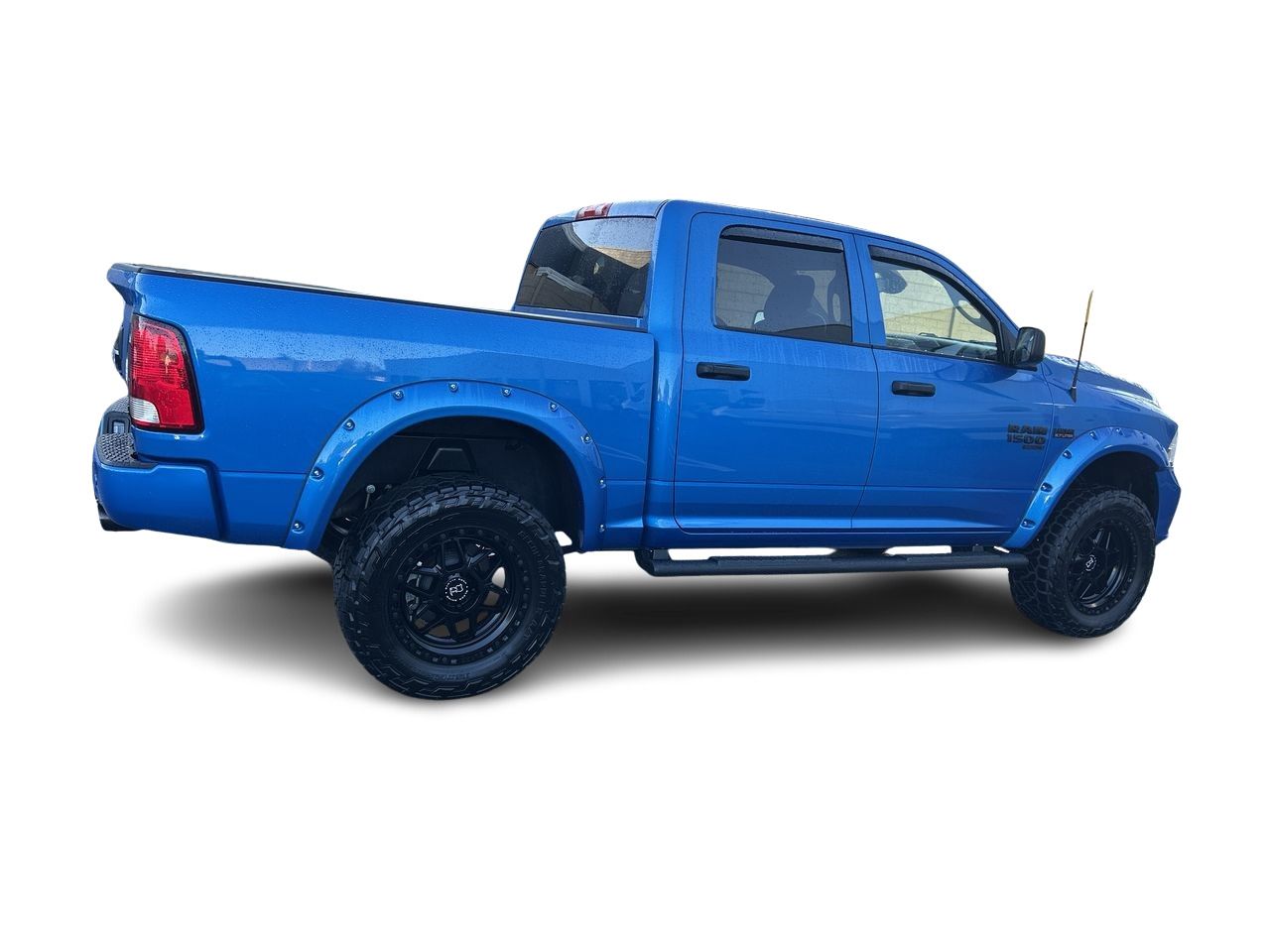 Ram RAM 1500 Classic Crew Cab 4x4 (DS)  2023 à Surrey, Colombie-Britannique