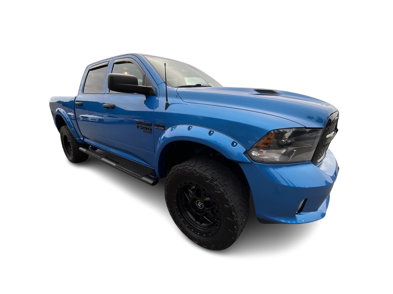 2023 Ram RAM 1500 Classic Crew Cab 4x4 (DS)
