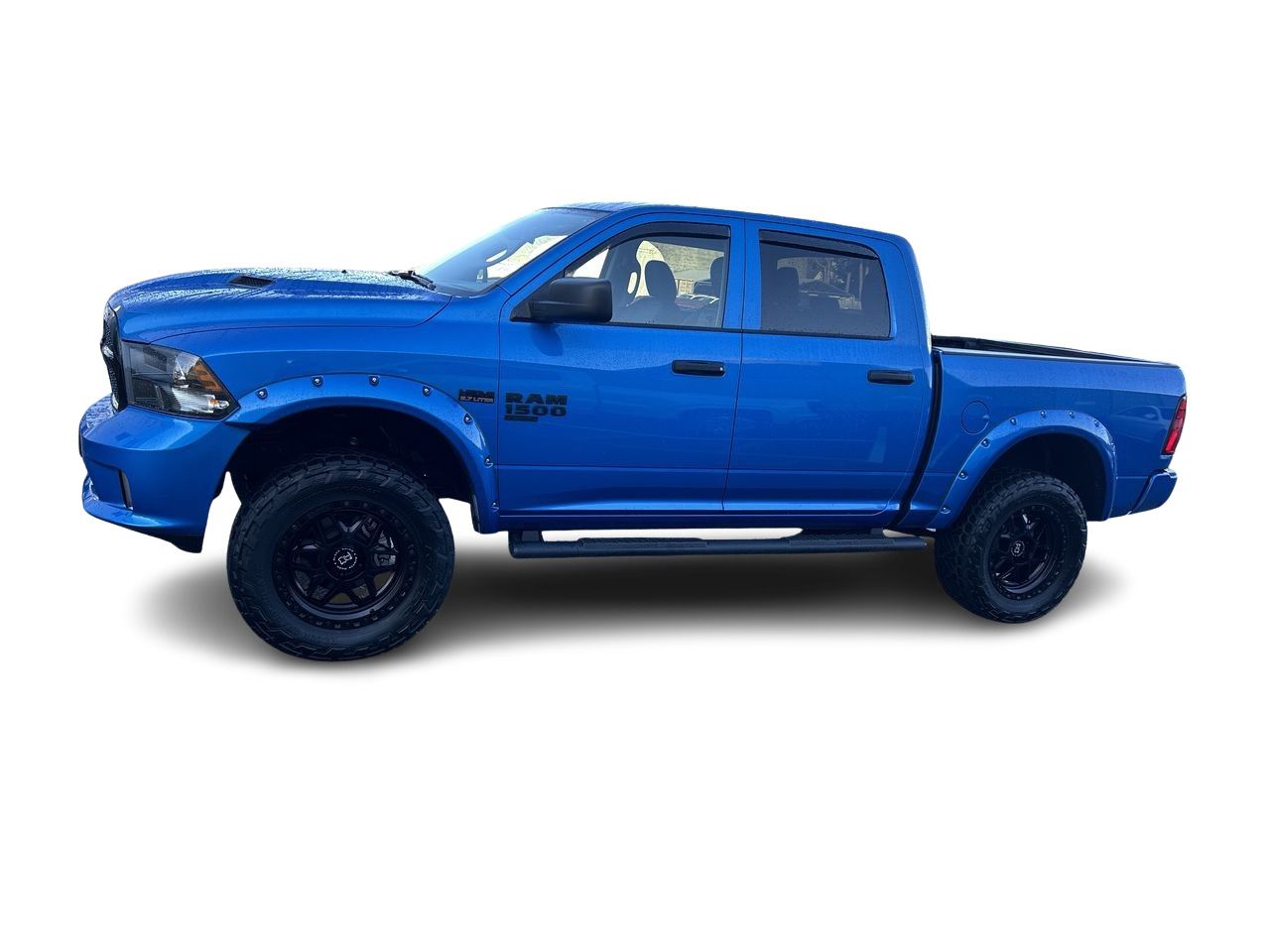 Ram RAM 1500 Classic Crew Cab 4x4 (DS)  2023 à Surrey, Colombie-Britannique