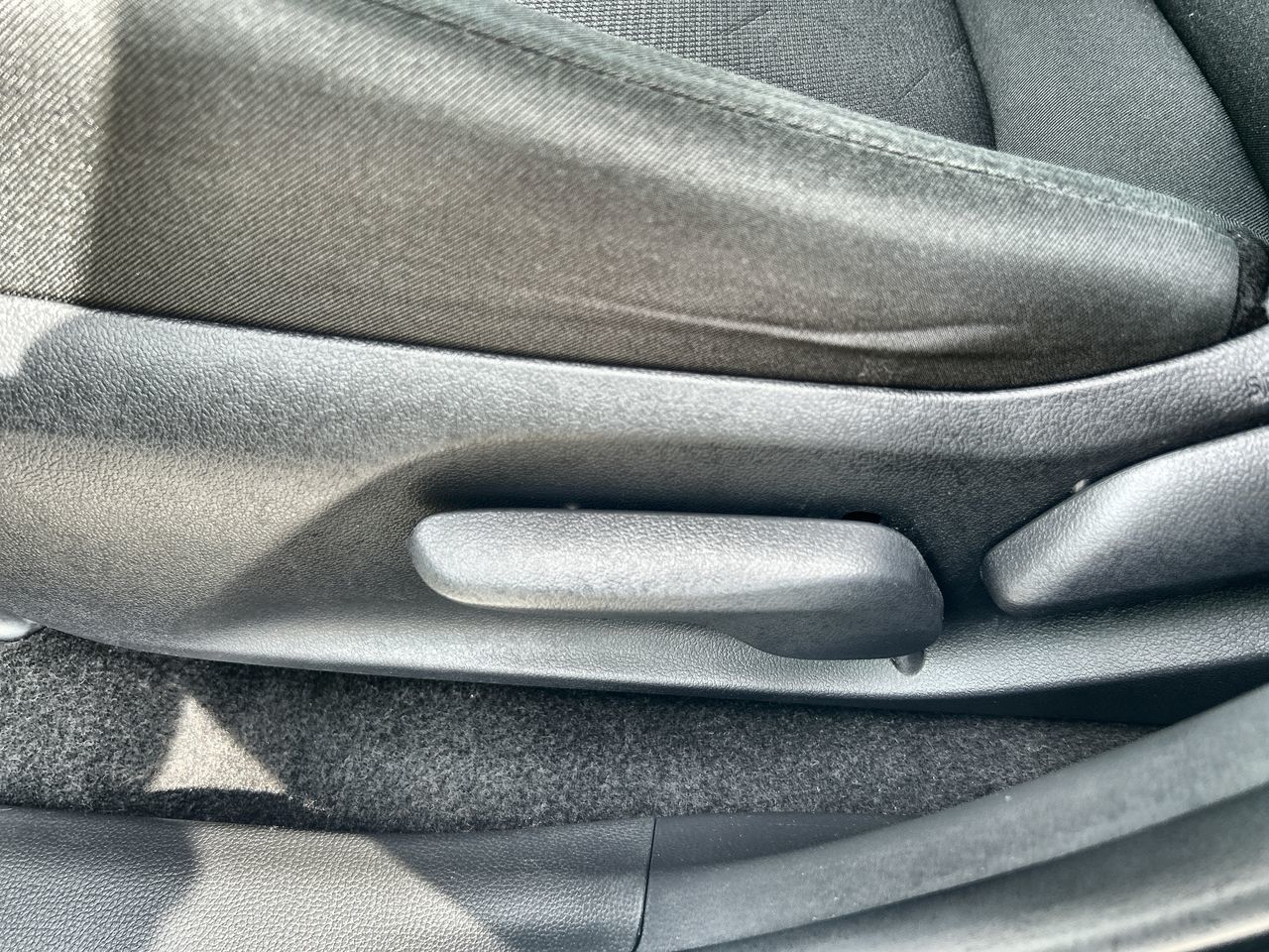 2025  RAV 4 LE
