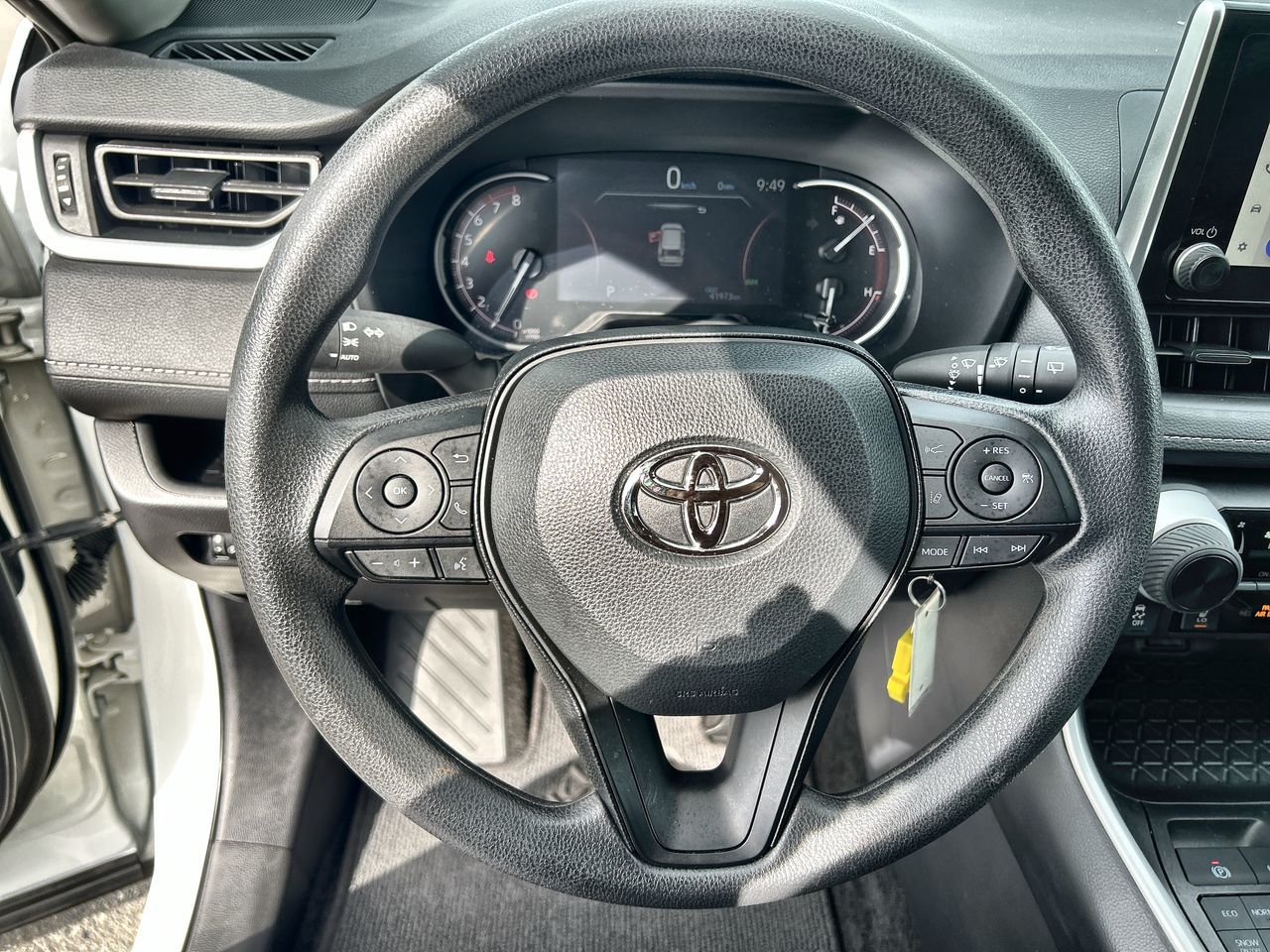2025  RAV 4 LE