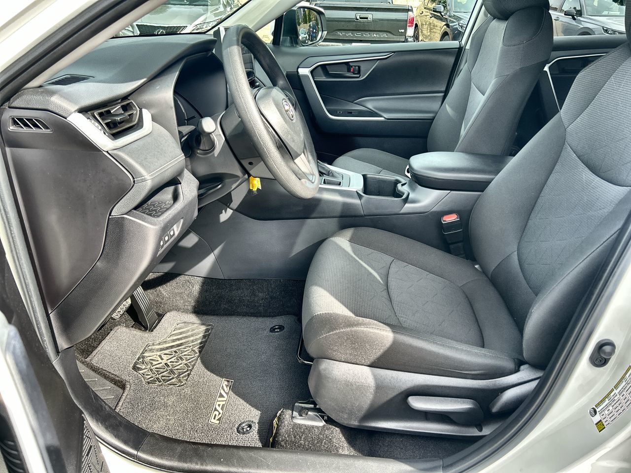 2025  RAV 4 LE