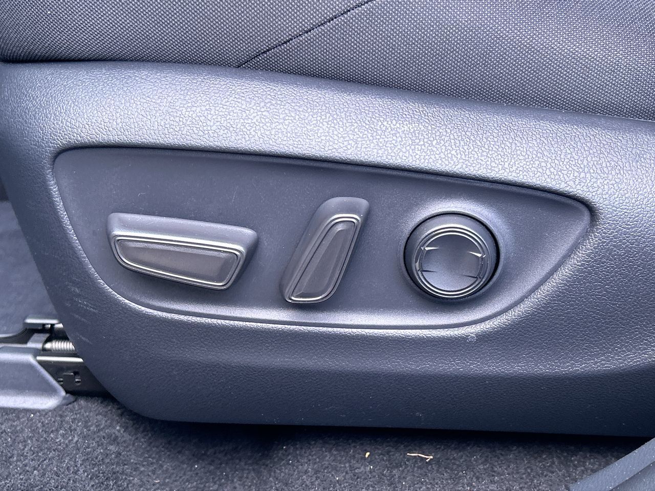 2024 Toyota VENZA HYBRID