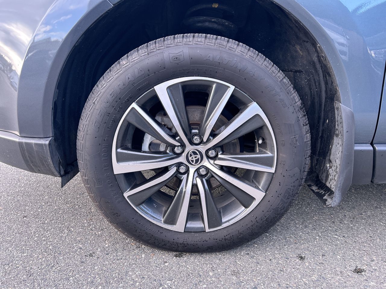 2024 Toyota VENZA HYBRID