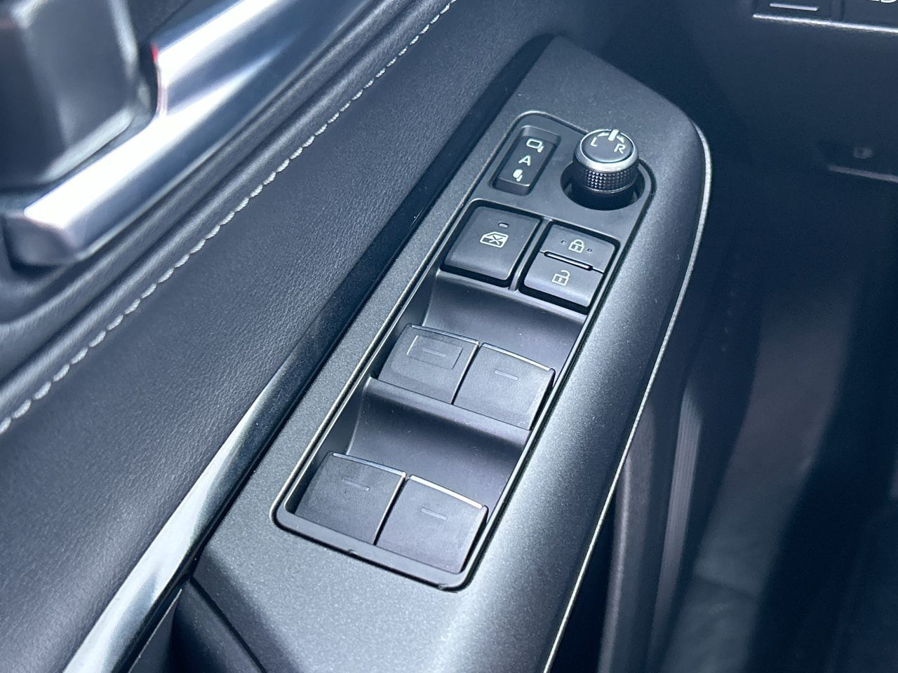 2024 Toyota VENZA HYBRID