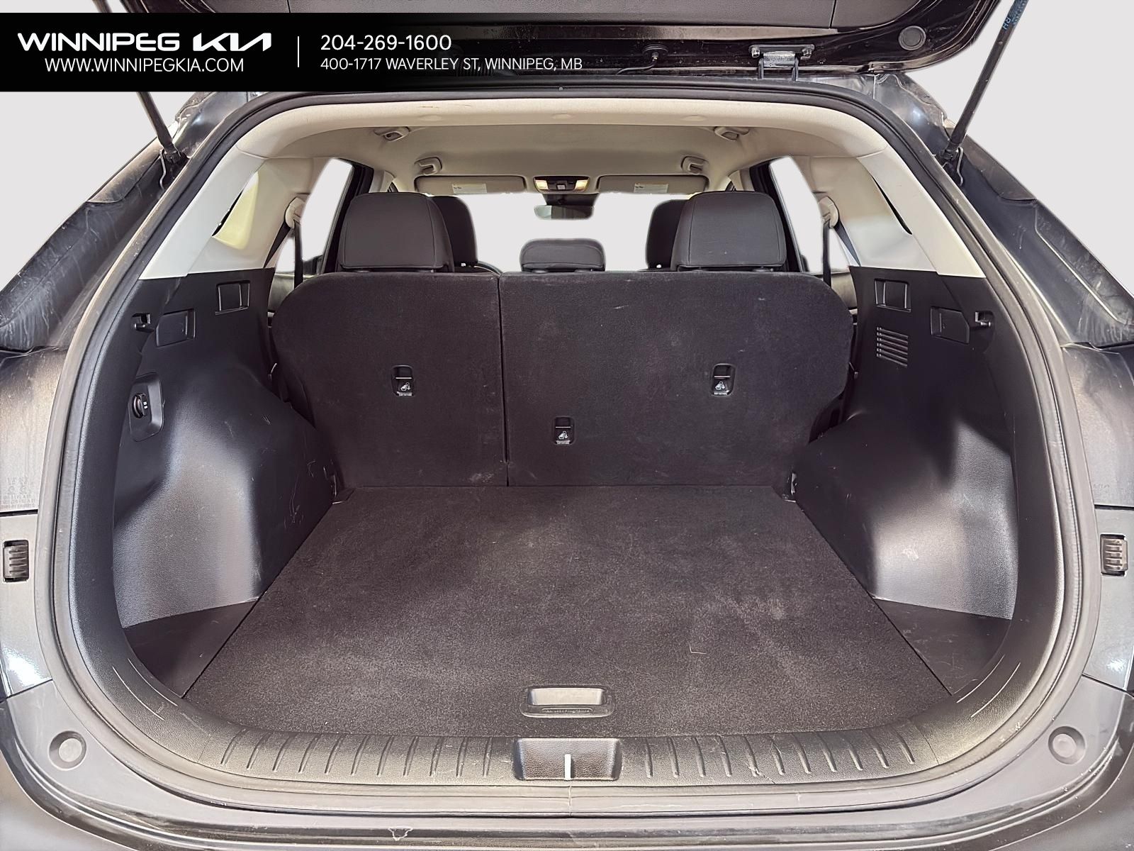 2023 Kia Sportage LX photo 2