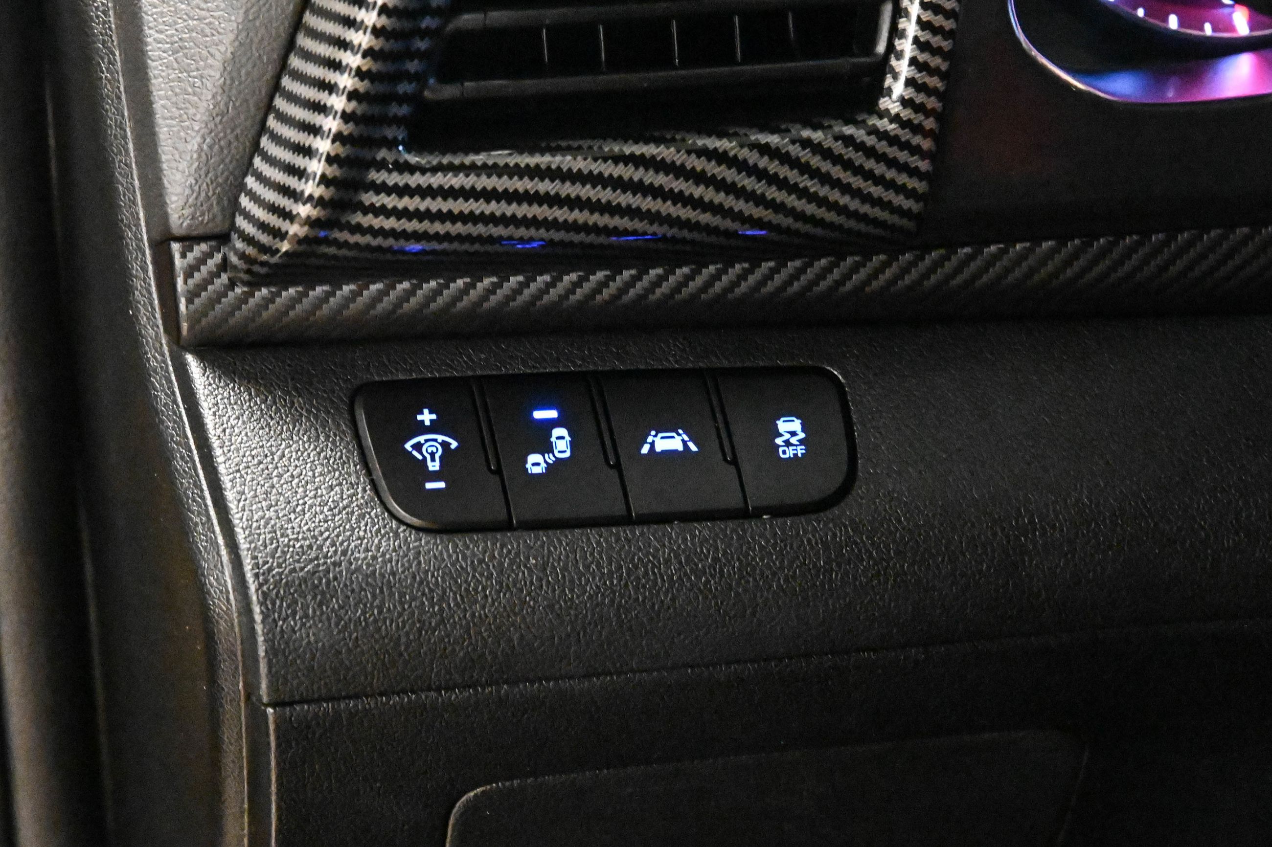 Hyundai Elantra  2019