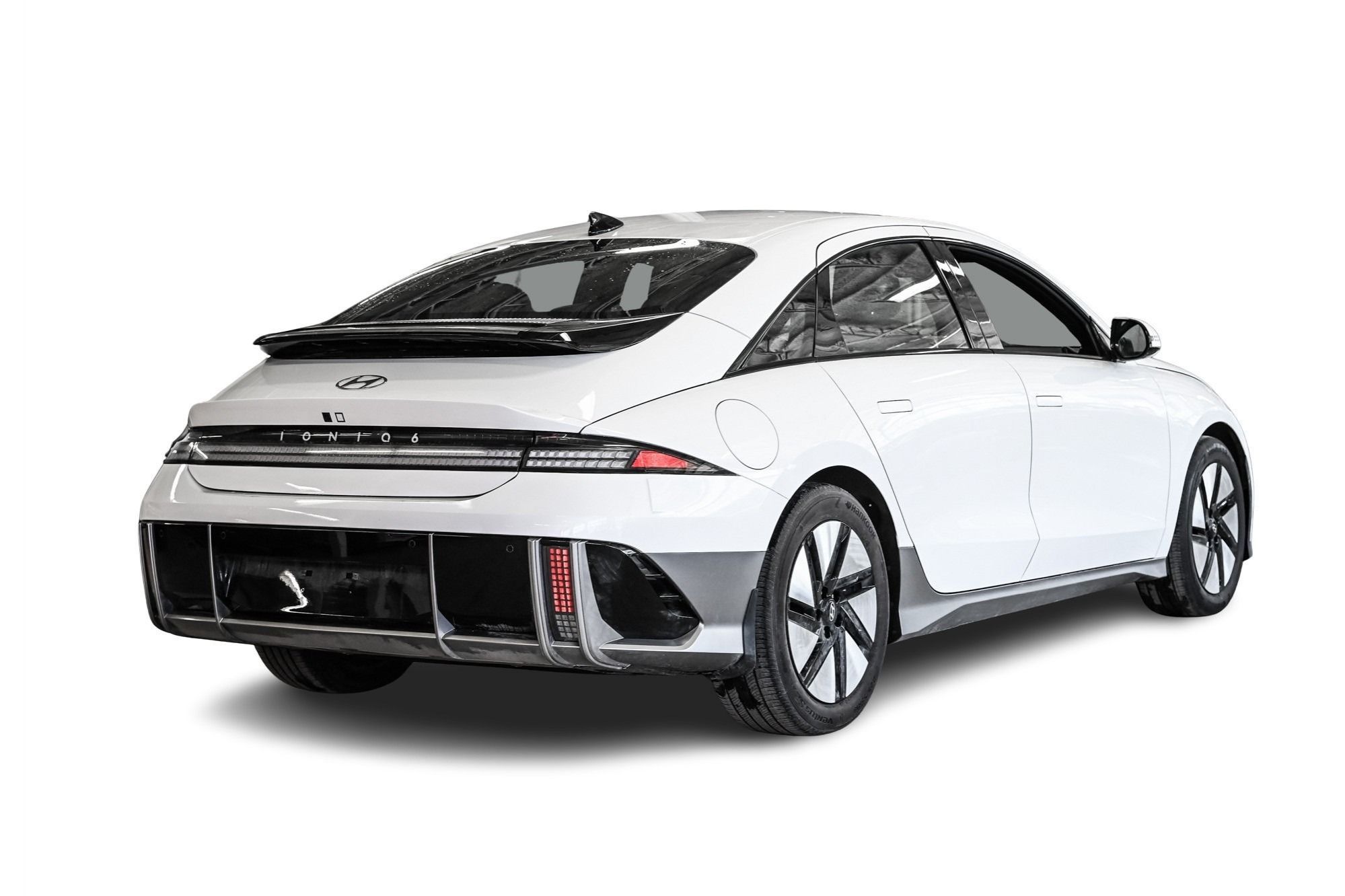 Hyundai IONIQ 6  2024