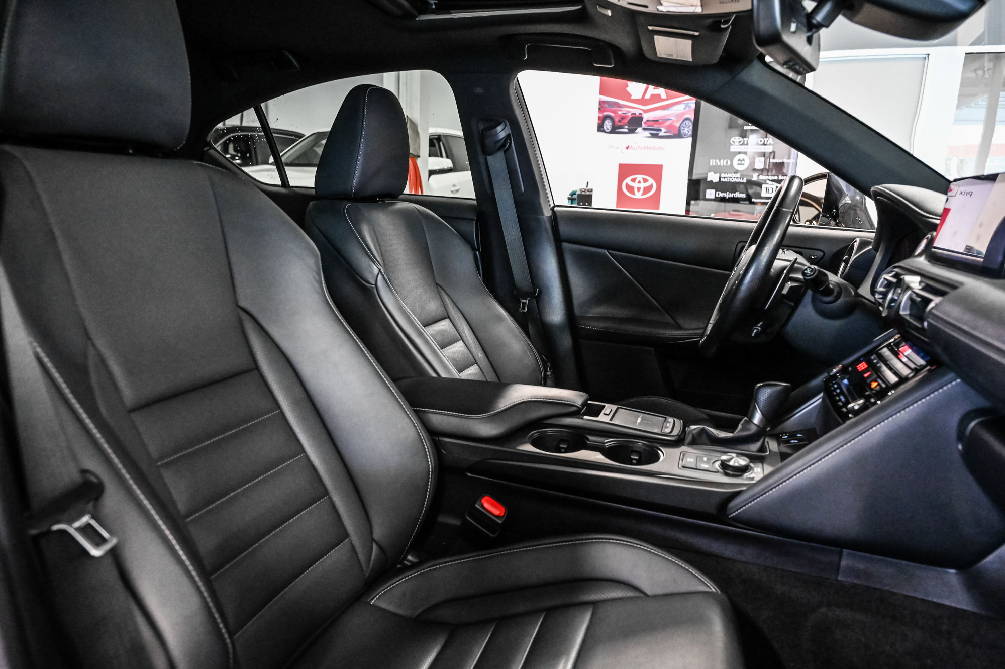 2022 Lexus IS in Verdun, Quebec