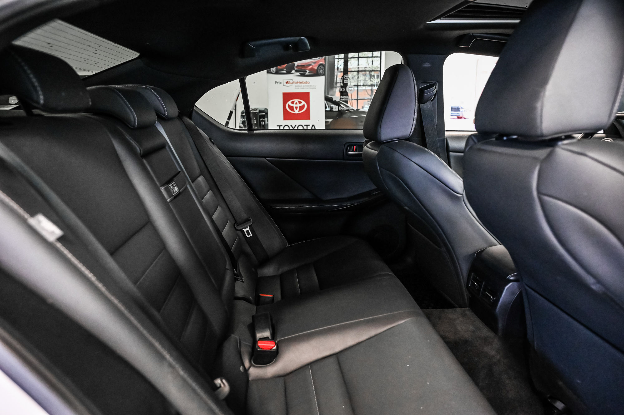 2022 Lexus IS in Verdun, Quebec