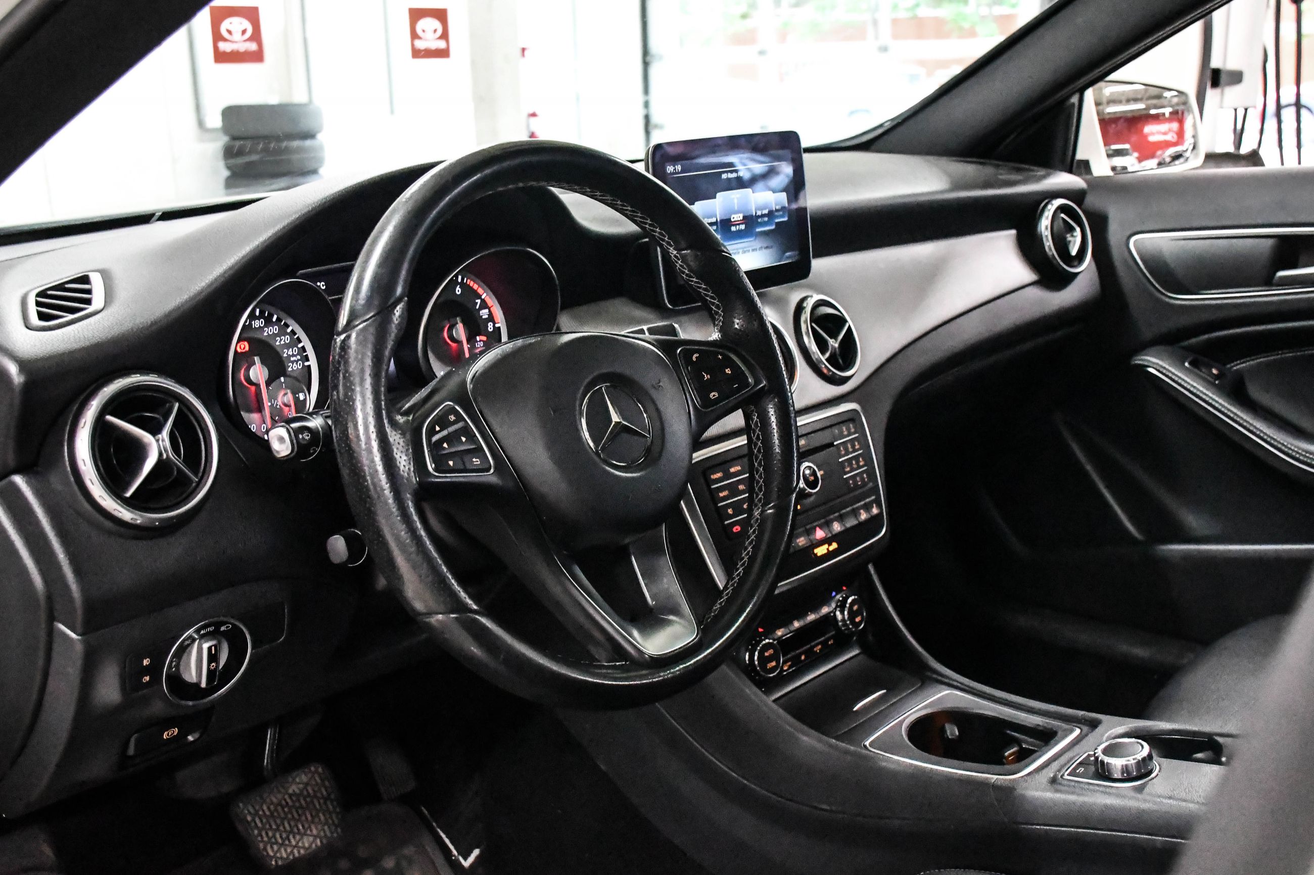 Mercedes-Benz GLA  2017