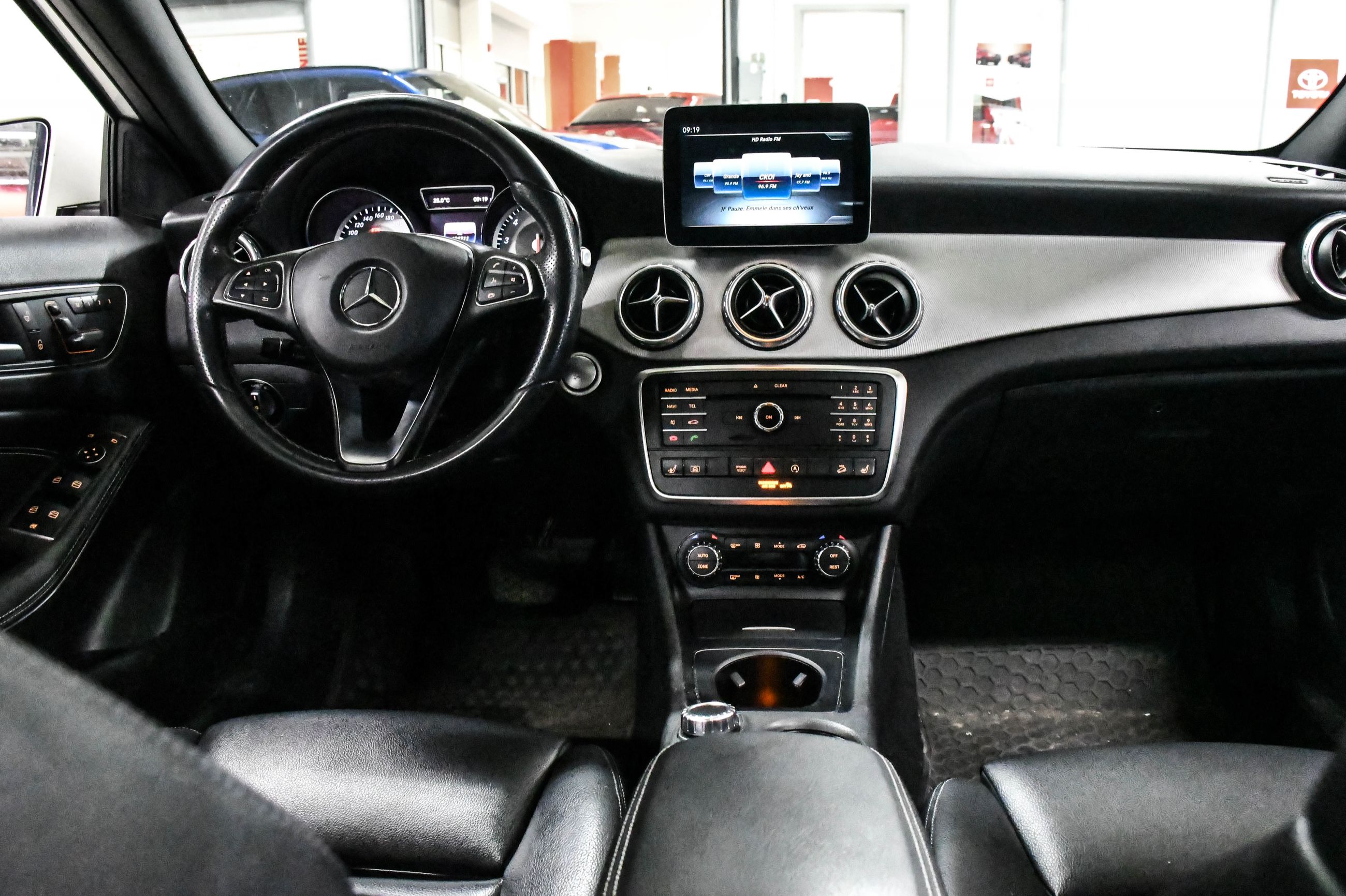 Mercedes-Benz GLA  2017