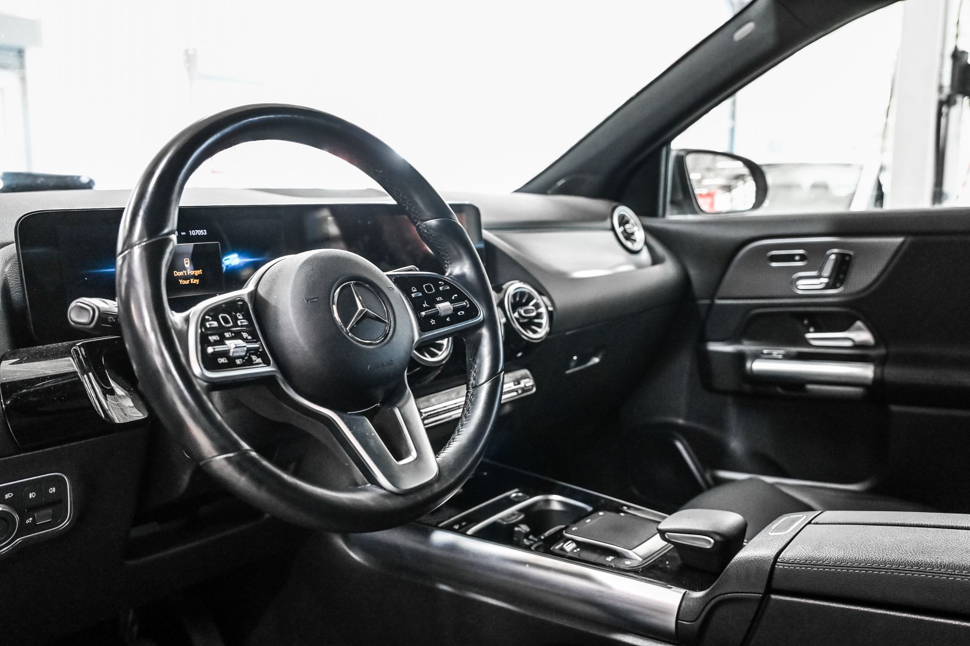 Mercedes-Benz GLA  2023