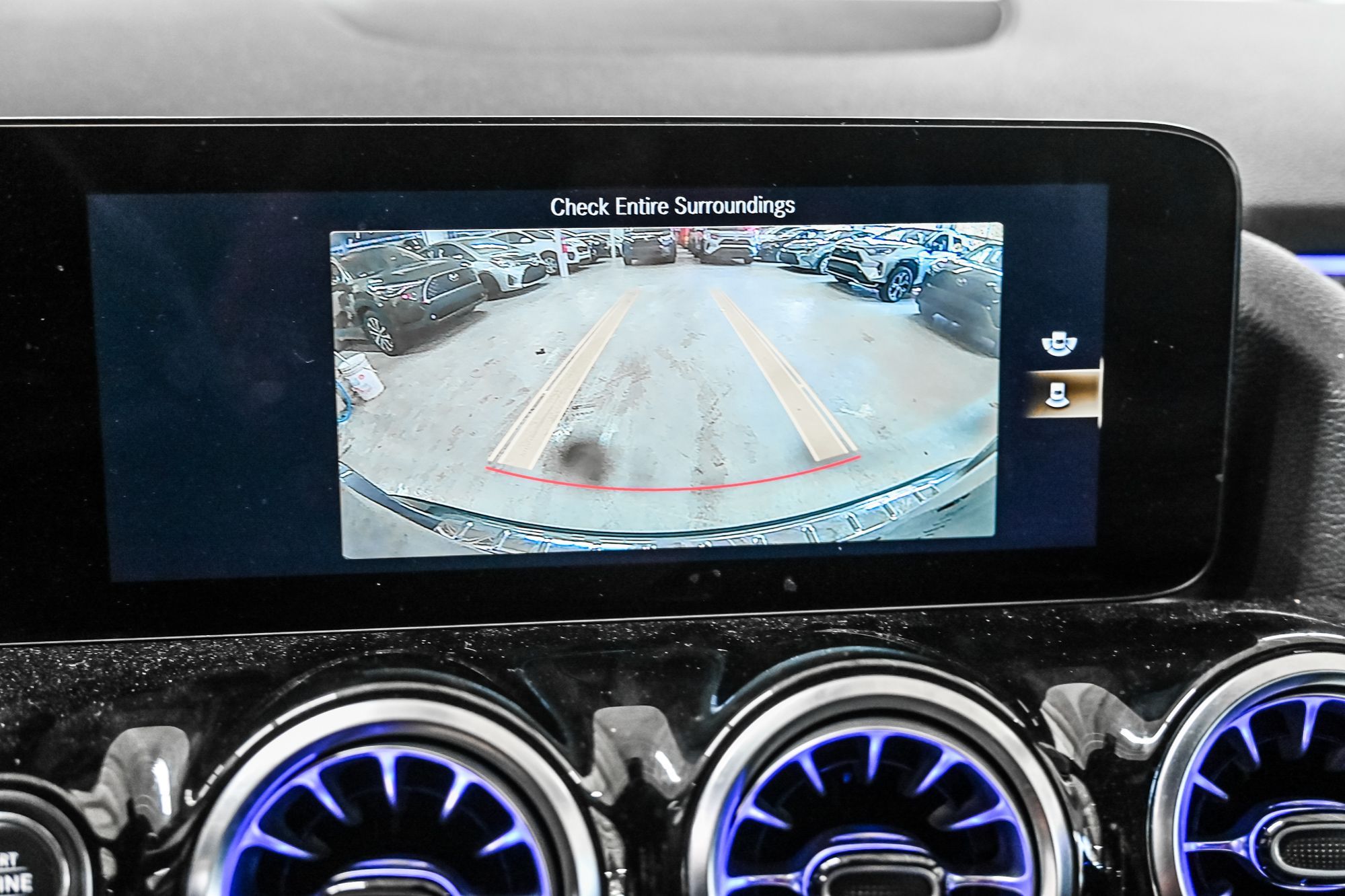 Mercedes-Benz GLA  2023