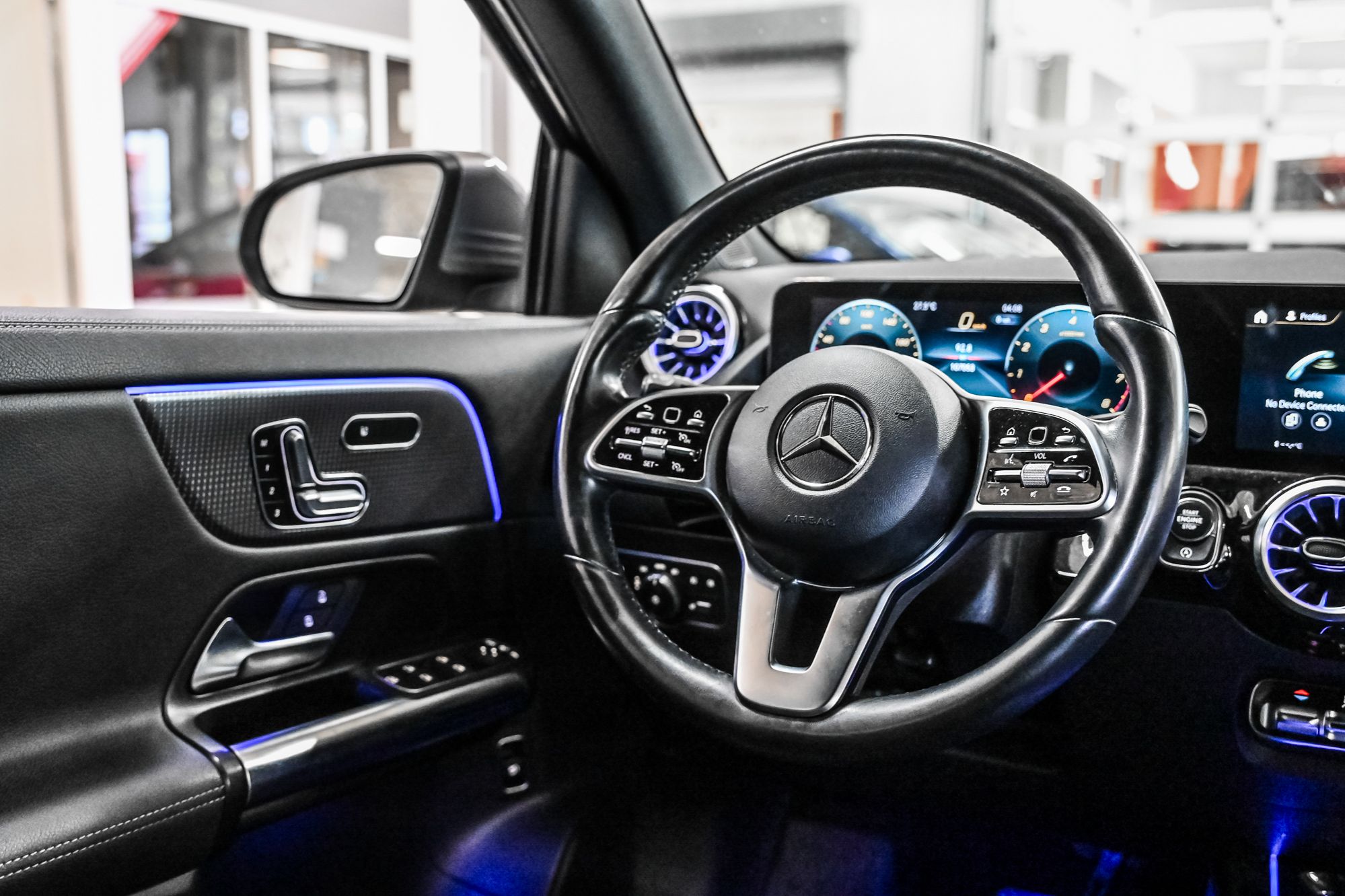 Mercedes-Benz GLA  2023