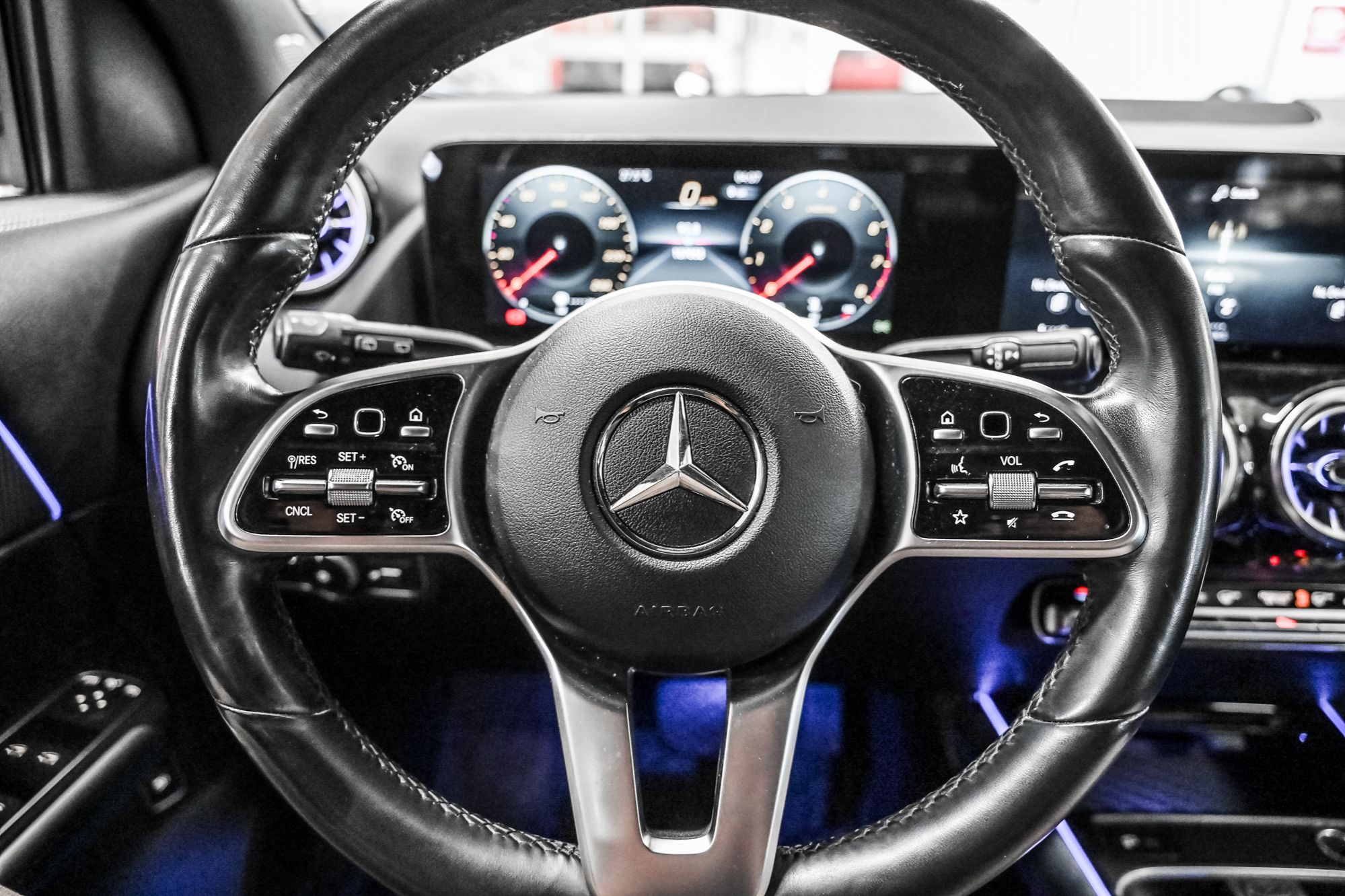 Mercedes-Benz GLA  2023