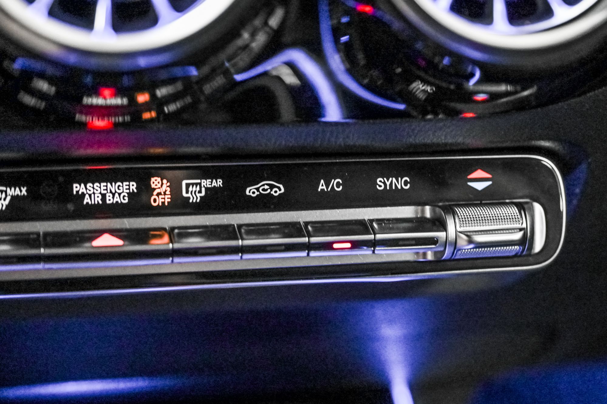 Mercedes-Benz GLA  2023