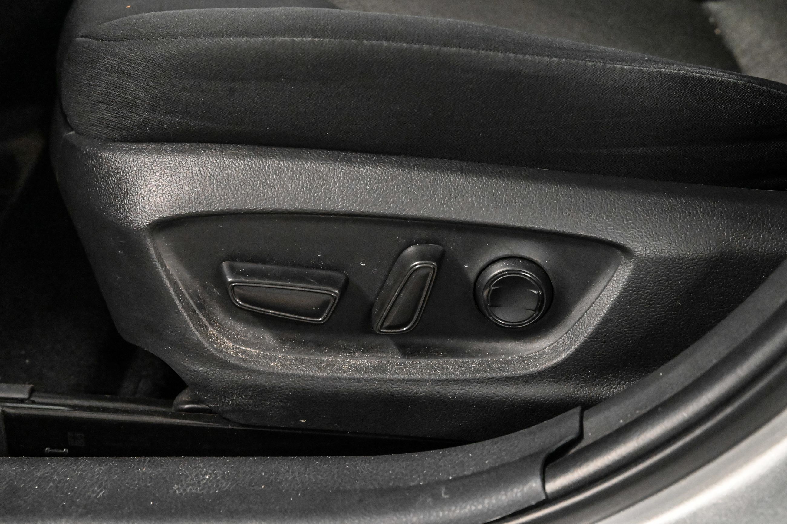 Toyota Camry Hybrid  2021