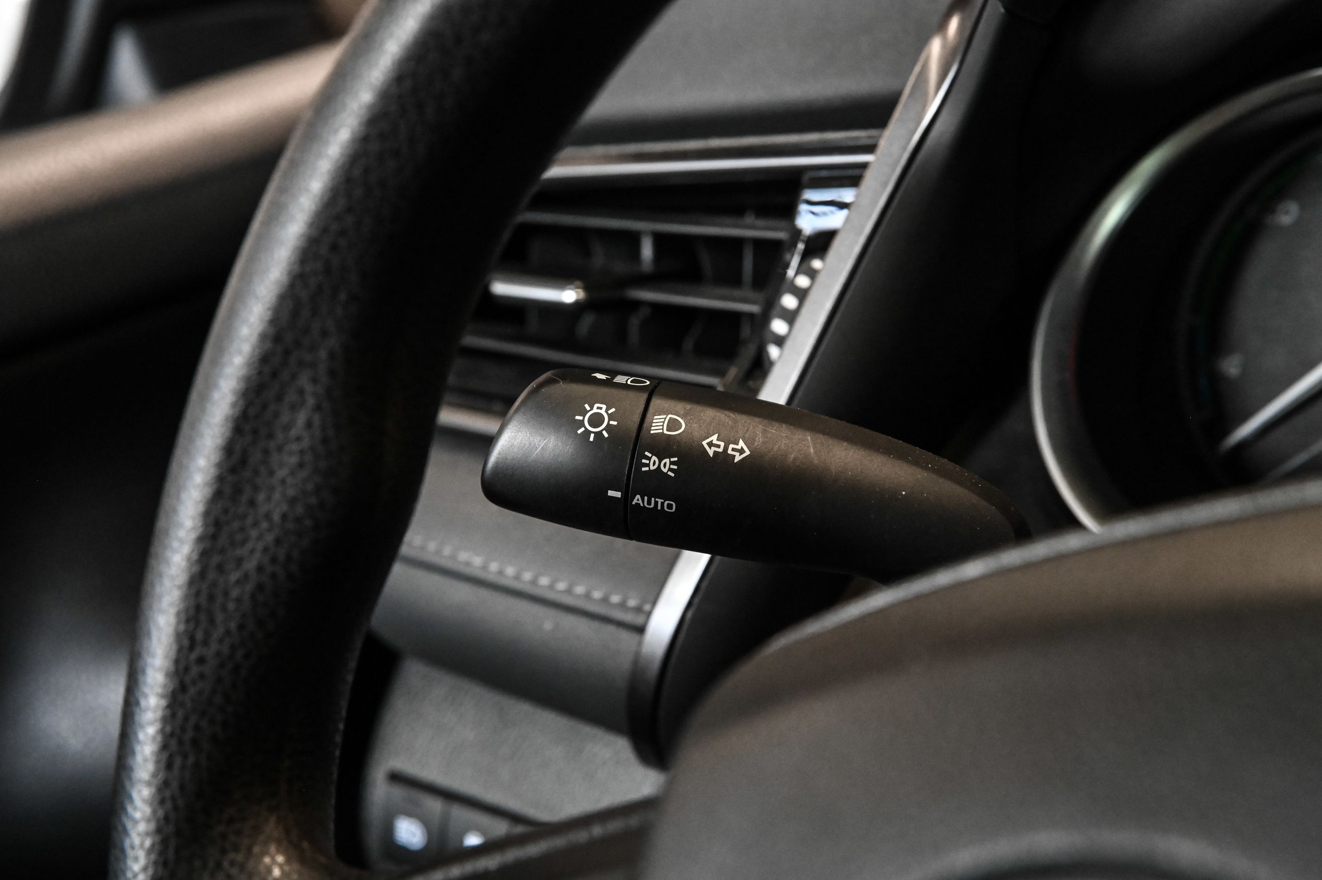 Toyota Camry Hybrid  2021